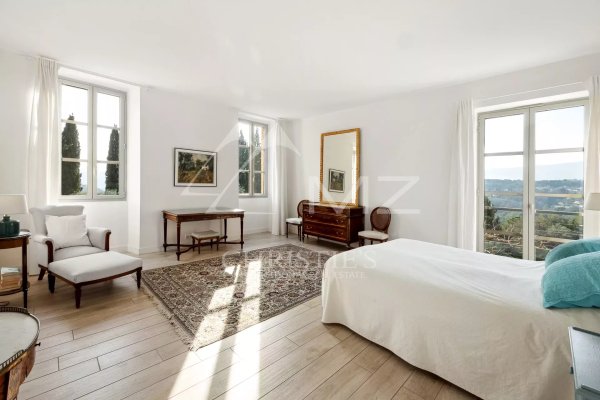 Elegant Bastide with panoramic view — photo 6