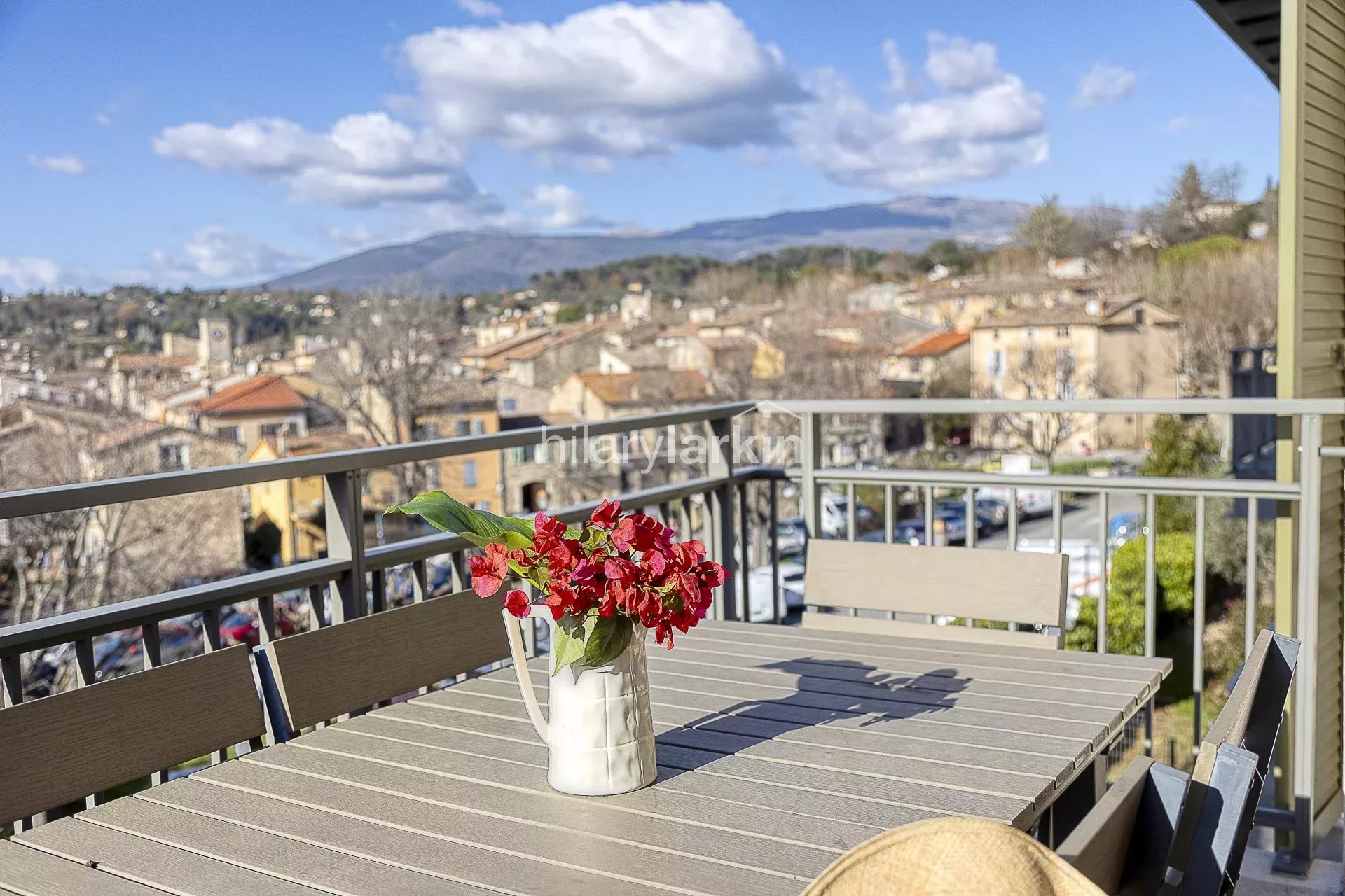 Appartement lumineux et spacieux de 4 pièces Valbonne