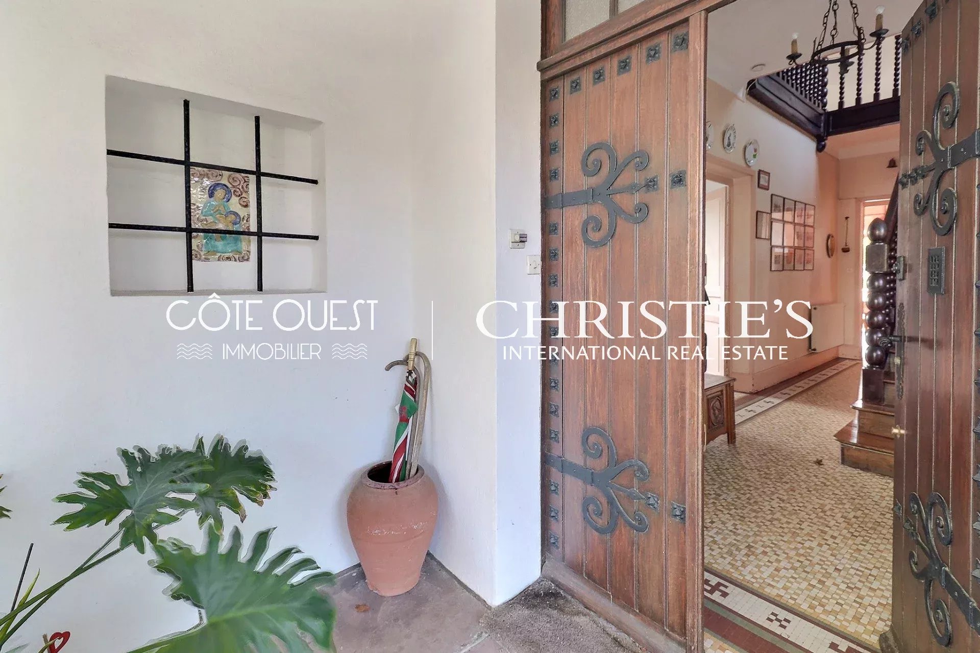 4 Bedroom Villa/Townhouse's Image 3