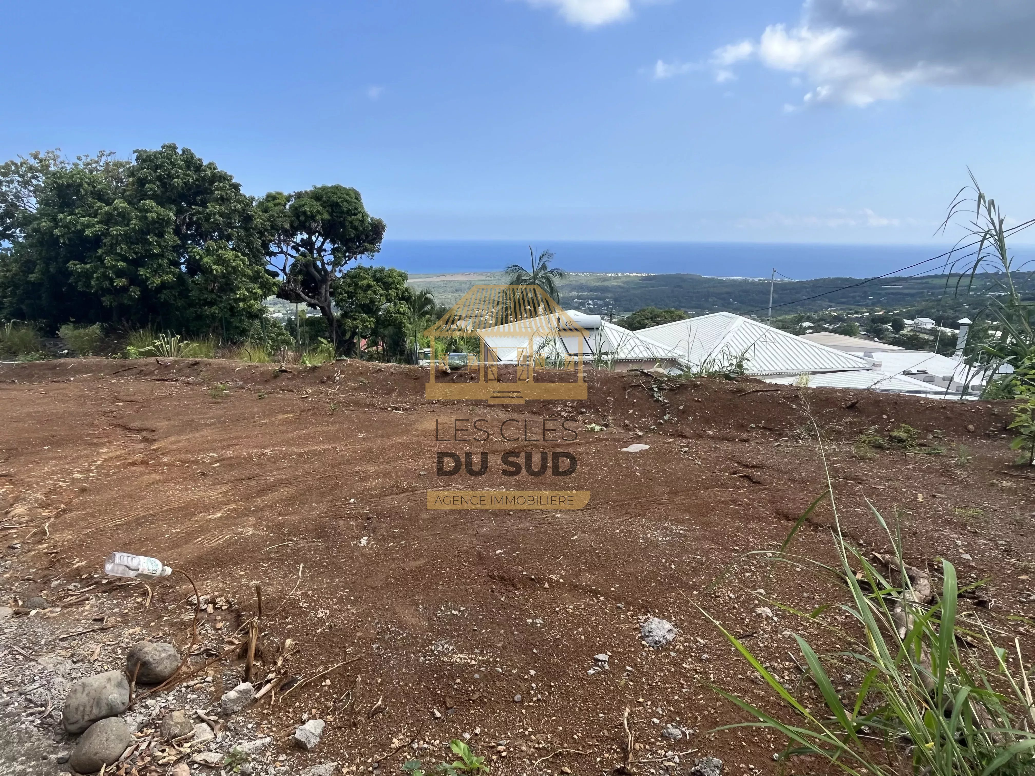 Terrain constructible vue mer panoramique à vendre à l’Étang-Salé – 230 m² environ avec permis en cours