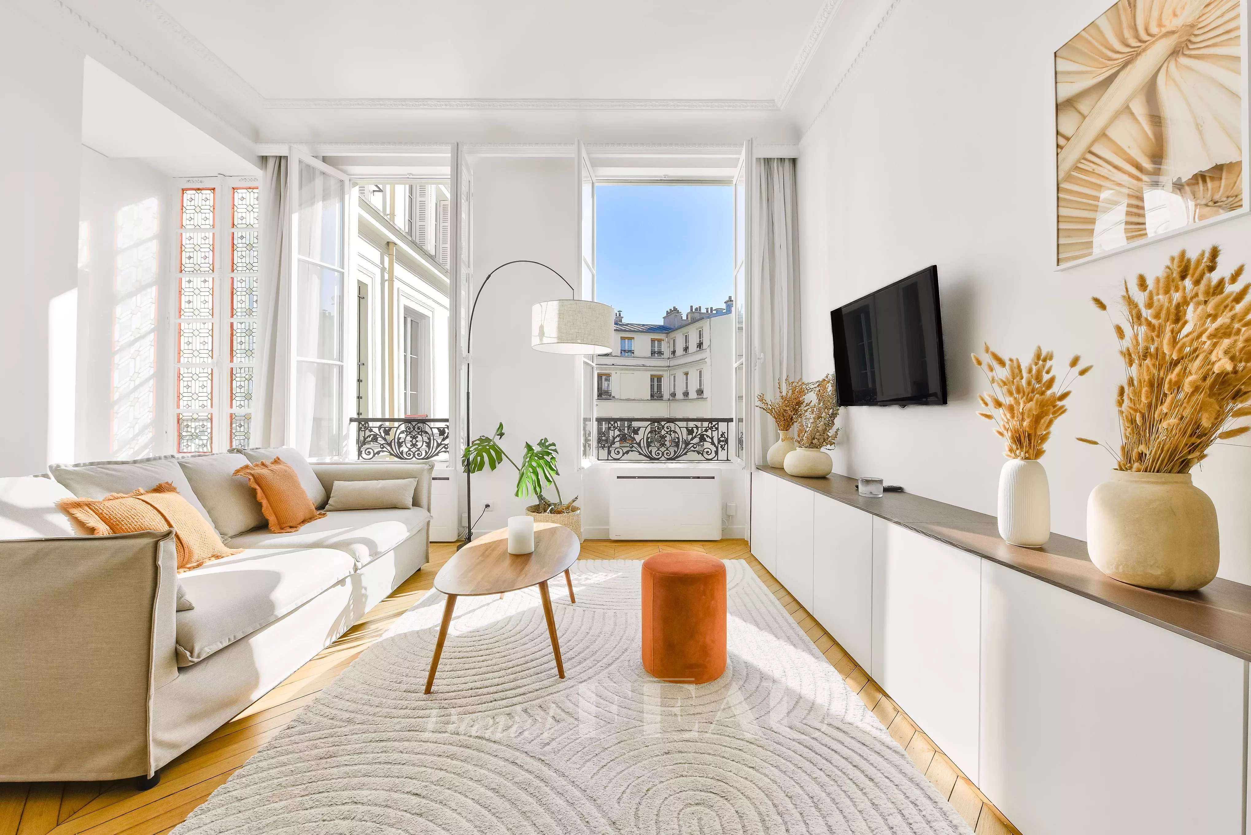 Paris 9th District – A one-bed apartment rented furnished