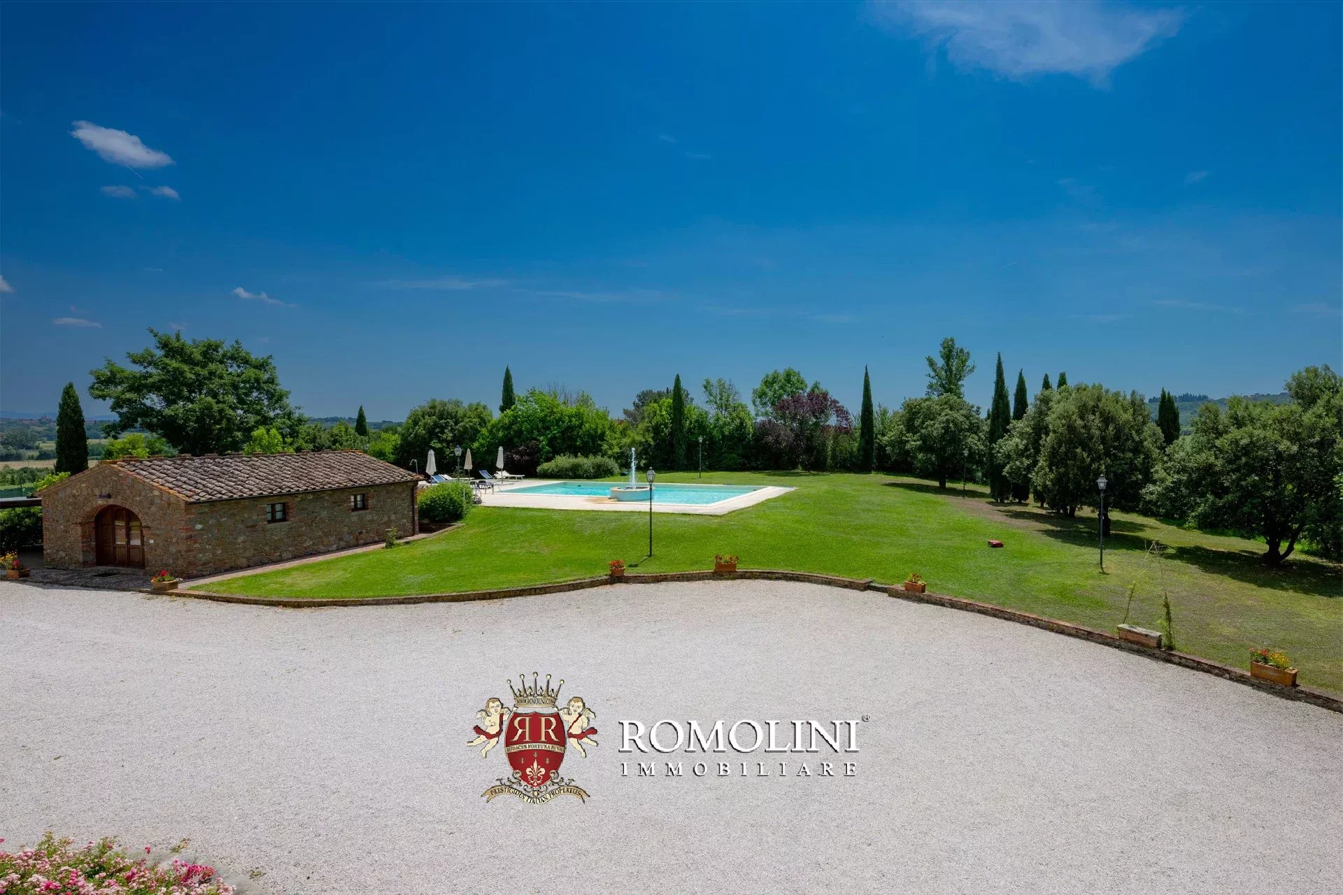 5 Bedroom Villa/Townhouse's Image 47