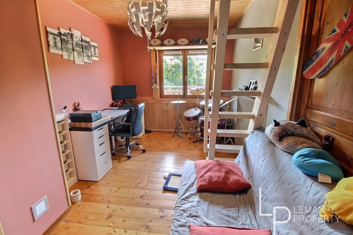 maison de 217 m2 comprenant 6 pièces