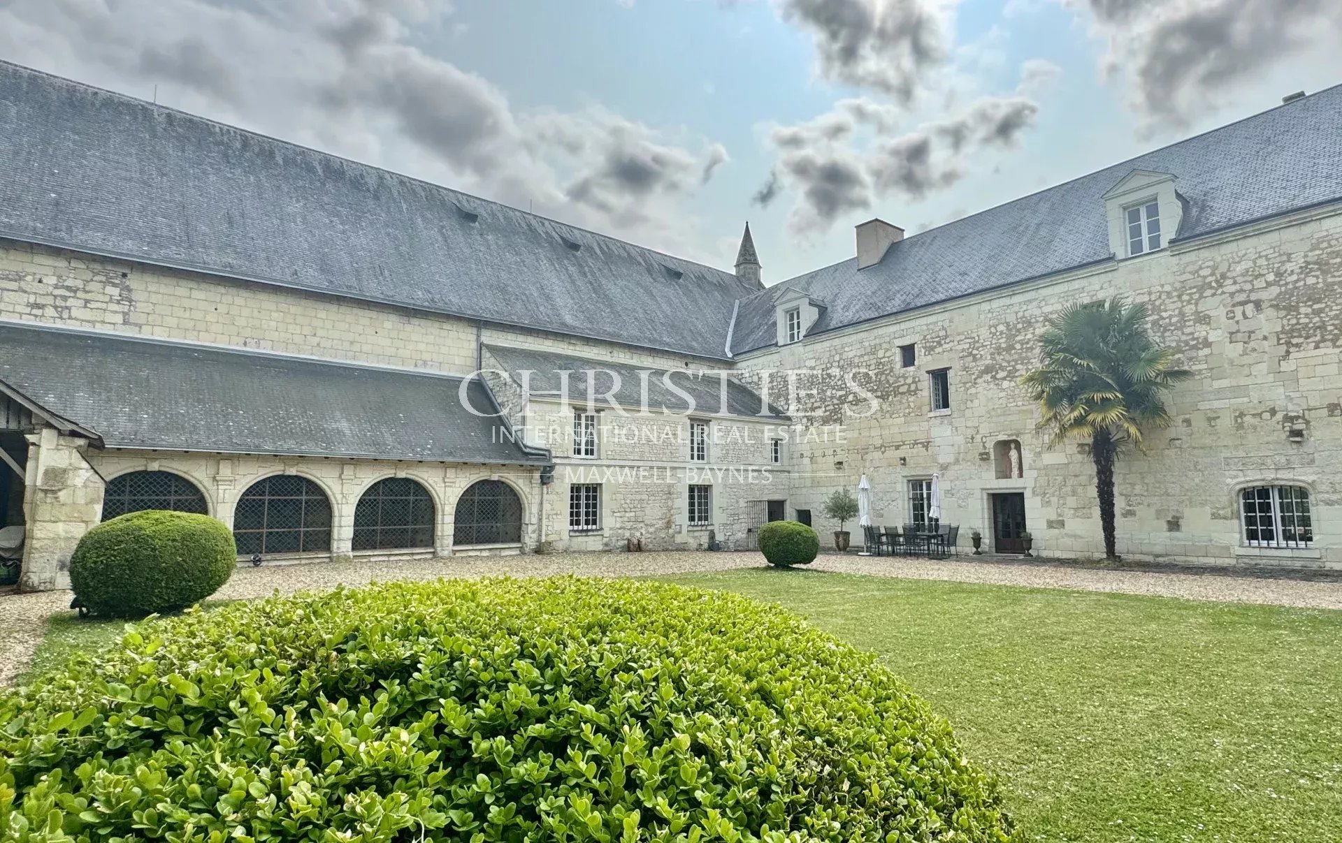 6 Bedroom Villa/Townhouse's Image 11