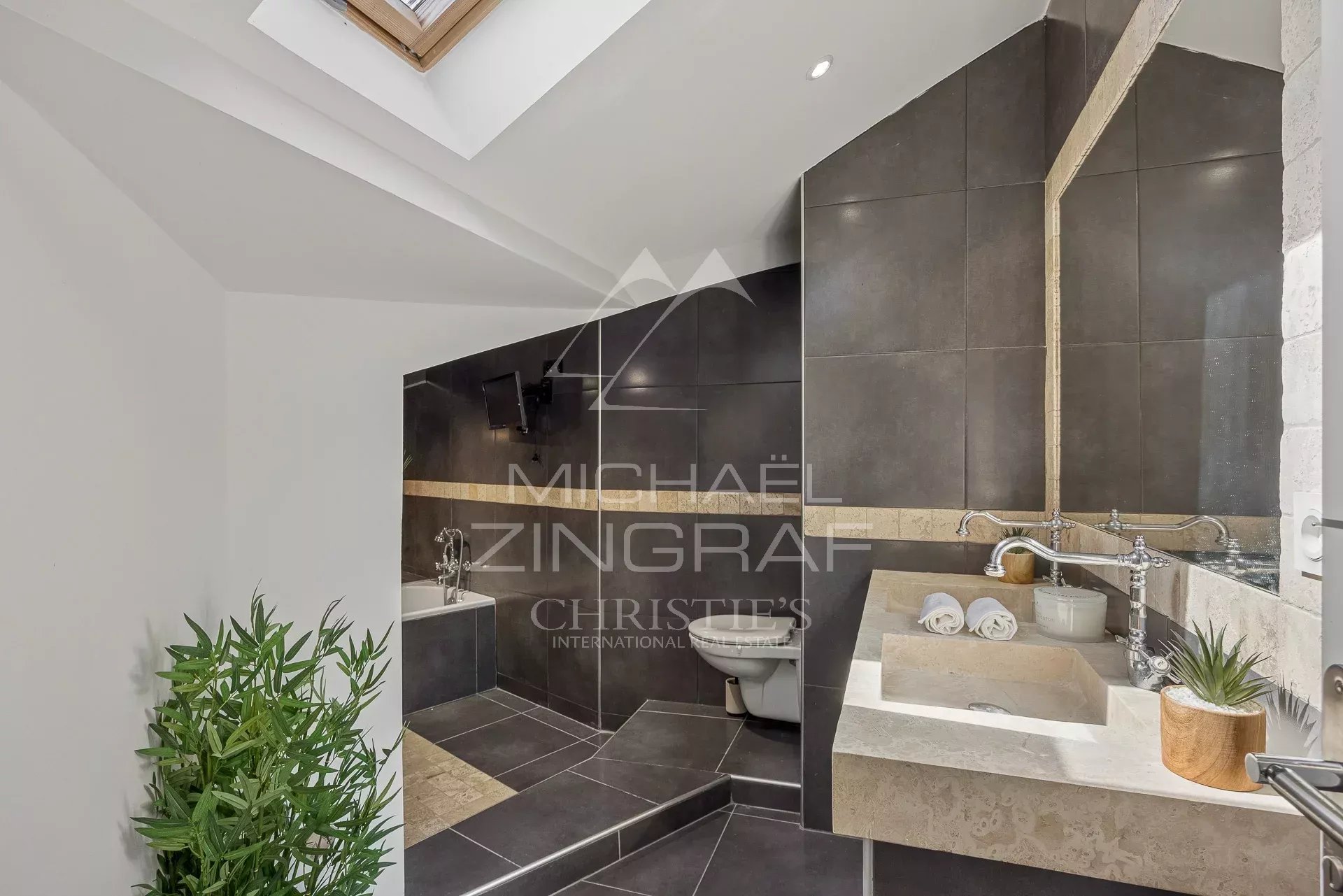 3 Bedroom Villa/Townhouse's Image 8
