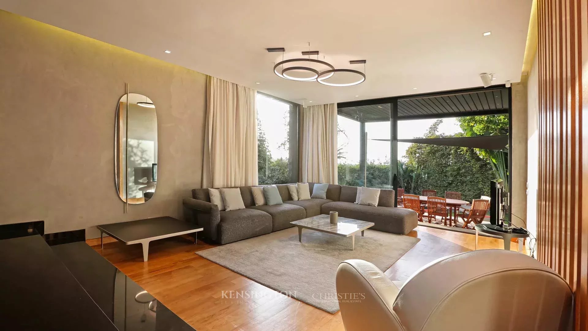 4 Bedroom Villa/Townhouse's Image 3