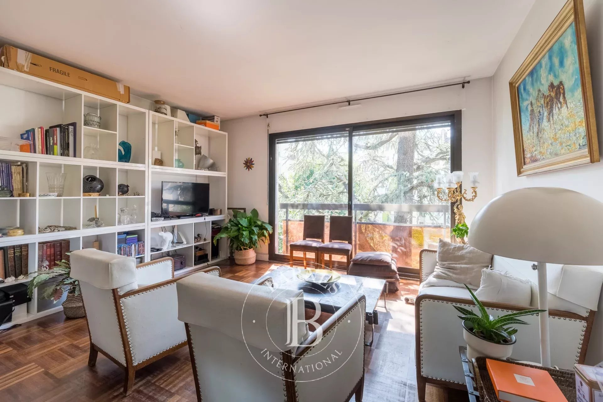 Neuilly-Argenson - 3-bed apartment - Balconies - Unobstructed verdant views
