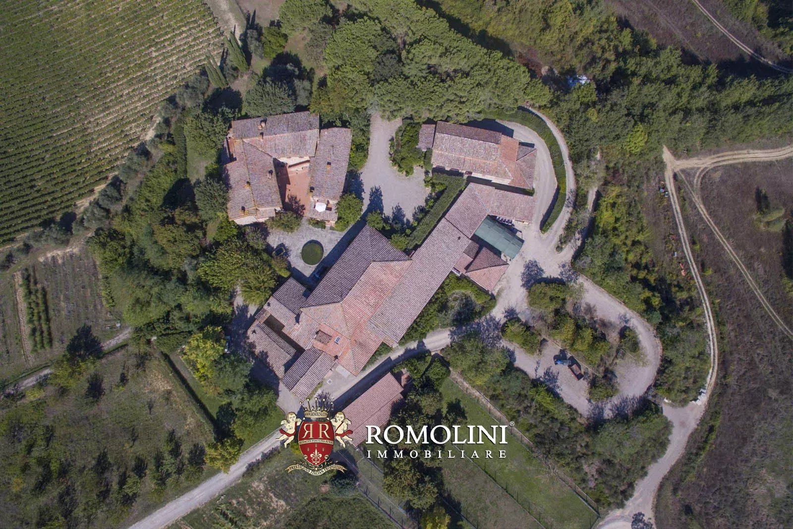 10 Bedroom Vineyard's Image 20