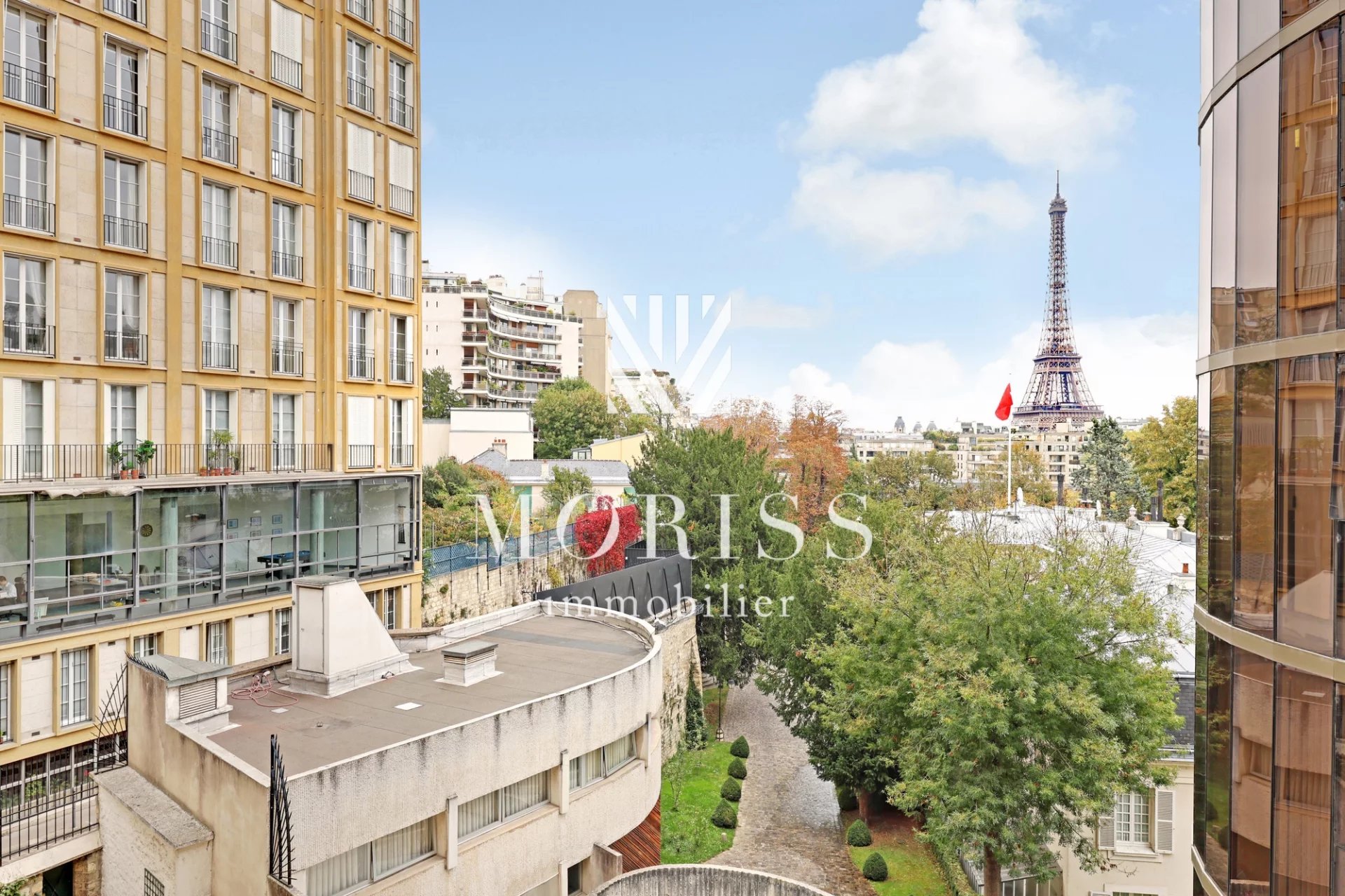 APPARTEMENT DE 192m2 - AVENUE DE LAMBALLE - Image Array
