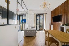 Elegant apartment in the heart of the Carré d’Or — photo 1 of 6