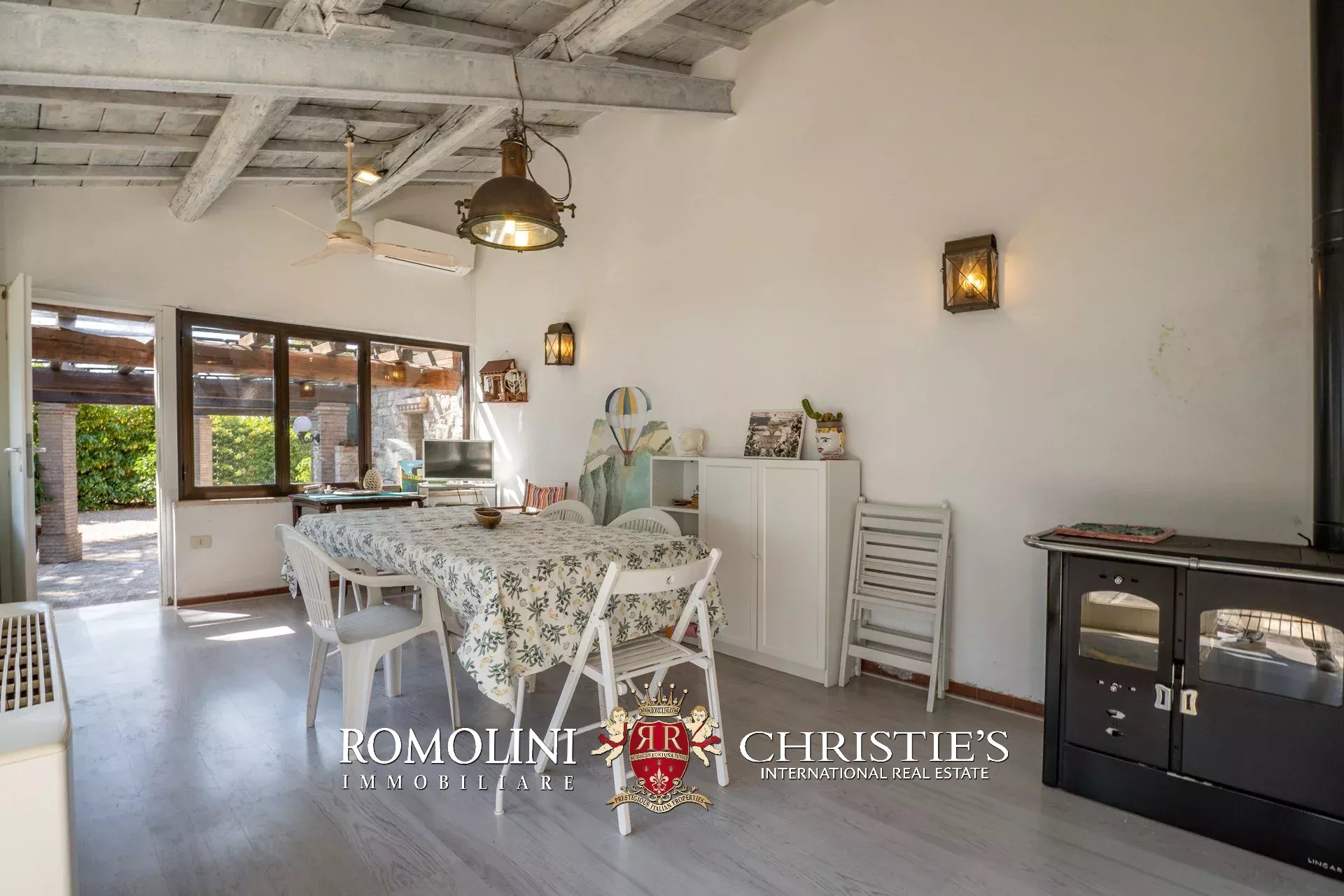 2 Bedroom Villa/Townhouse's Image 19