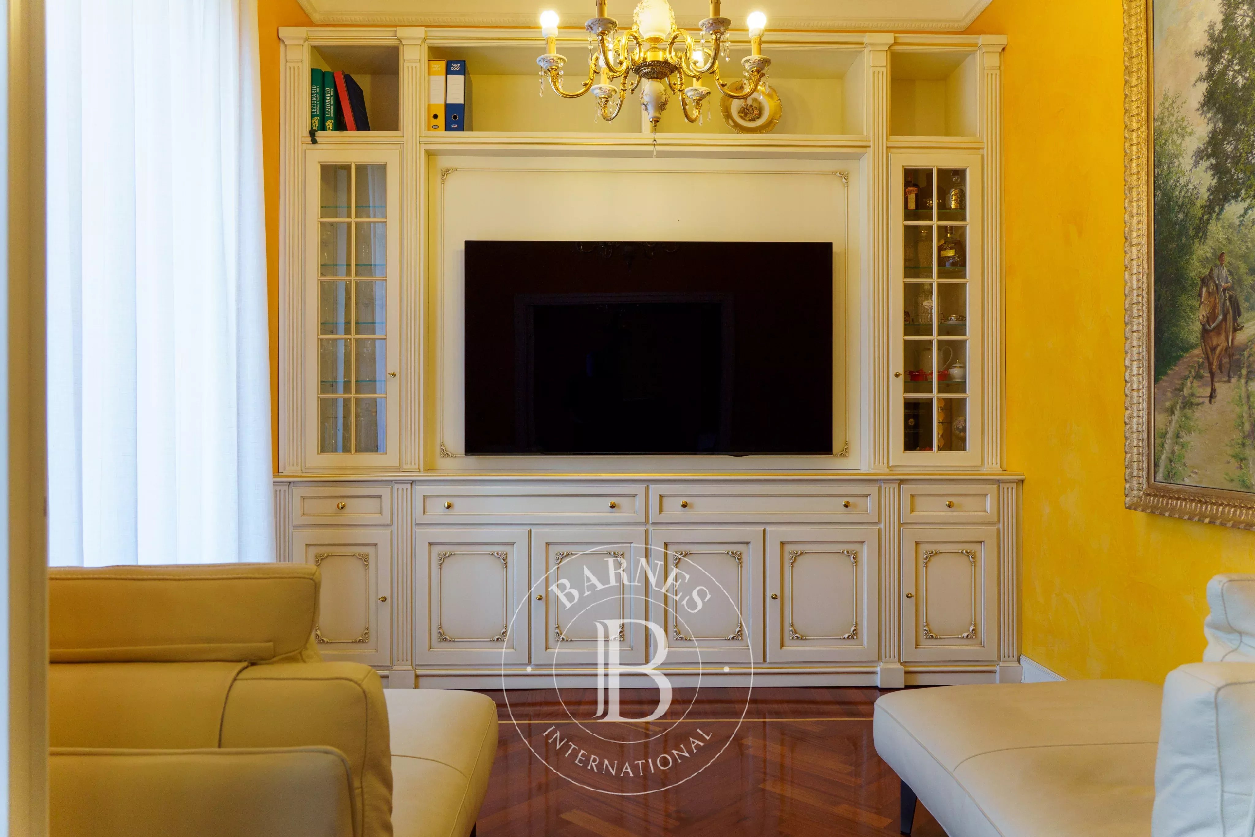 Luxury Apartment a few steps from the centre of Como - picture 9