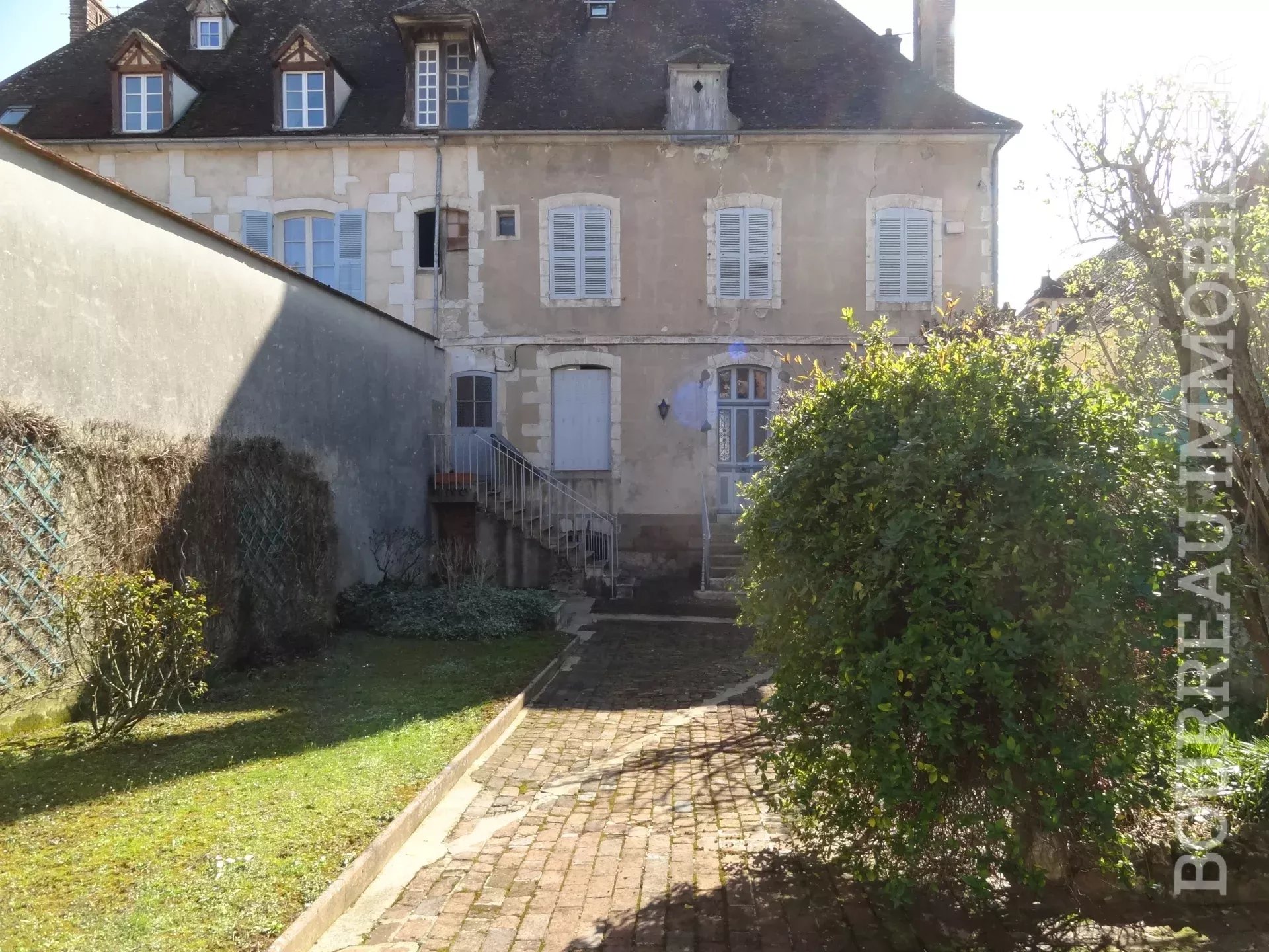 Sale Building Joigny