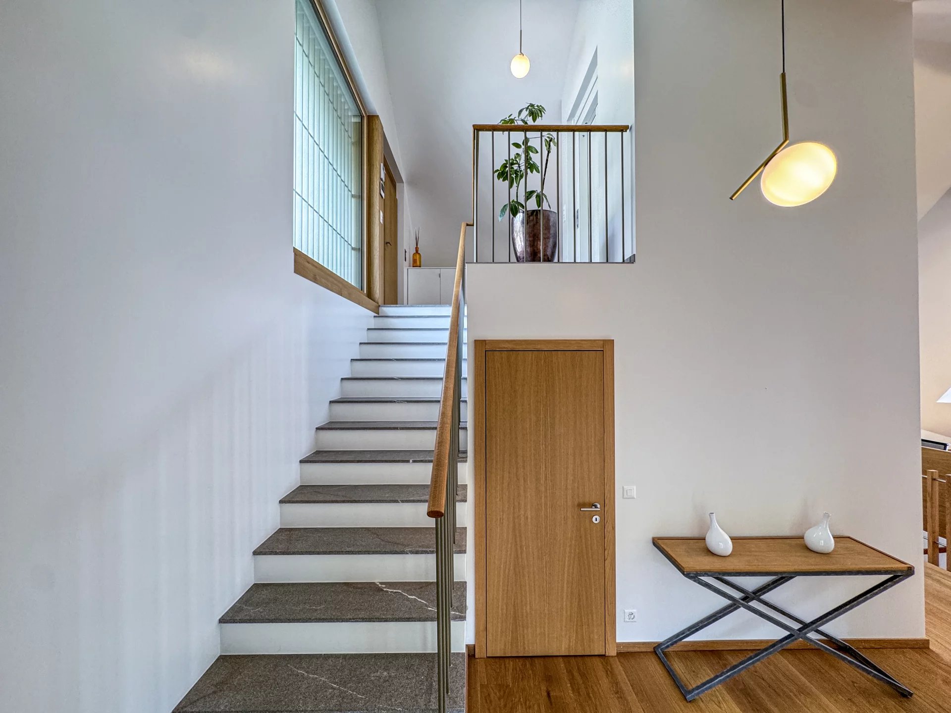 Villa d'exception en première ligne du lac !