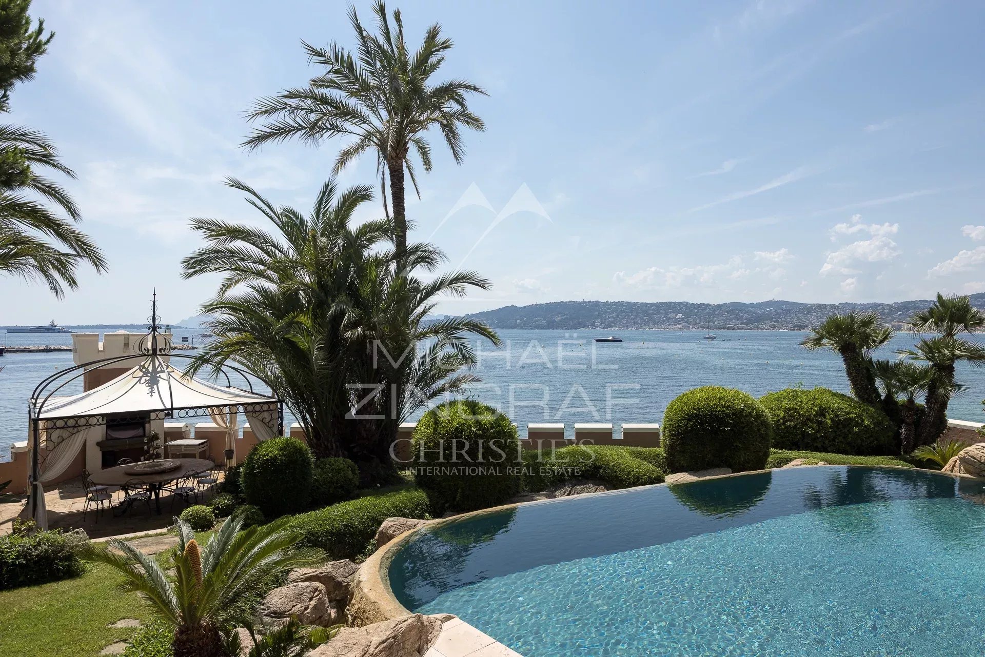 8 Bedroom Villa/Townhouse's Image 7