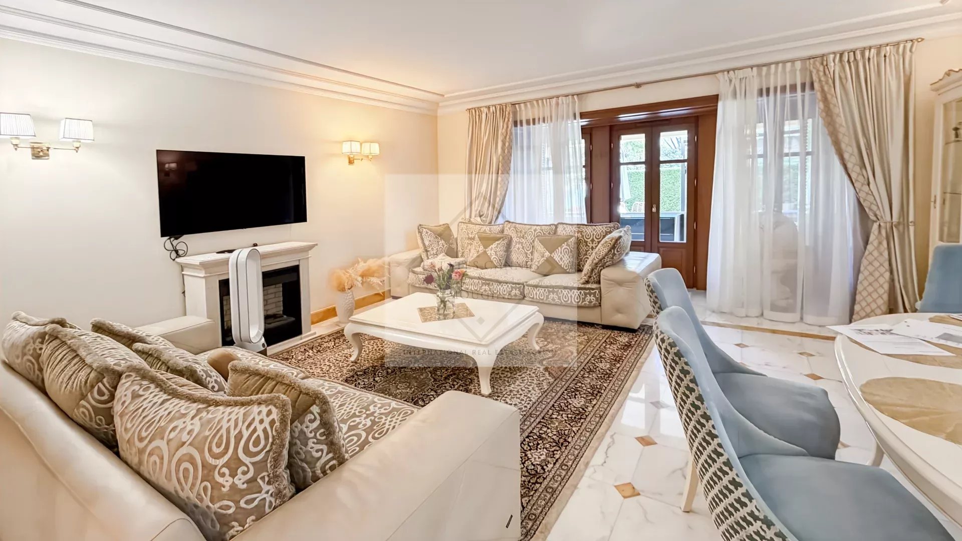 Lumière et Charme Belle Époque, Appartement trois pièces CANNES — photo 2