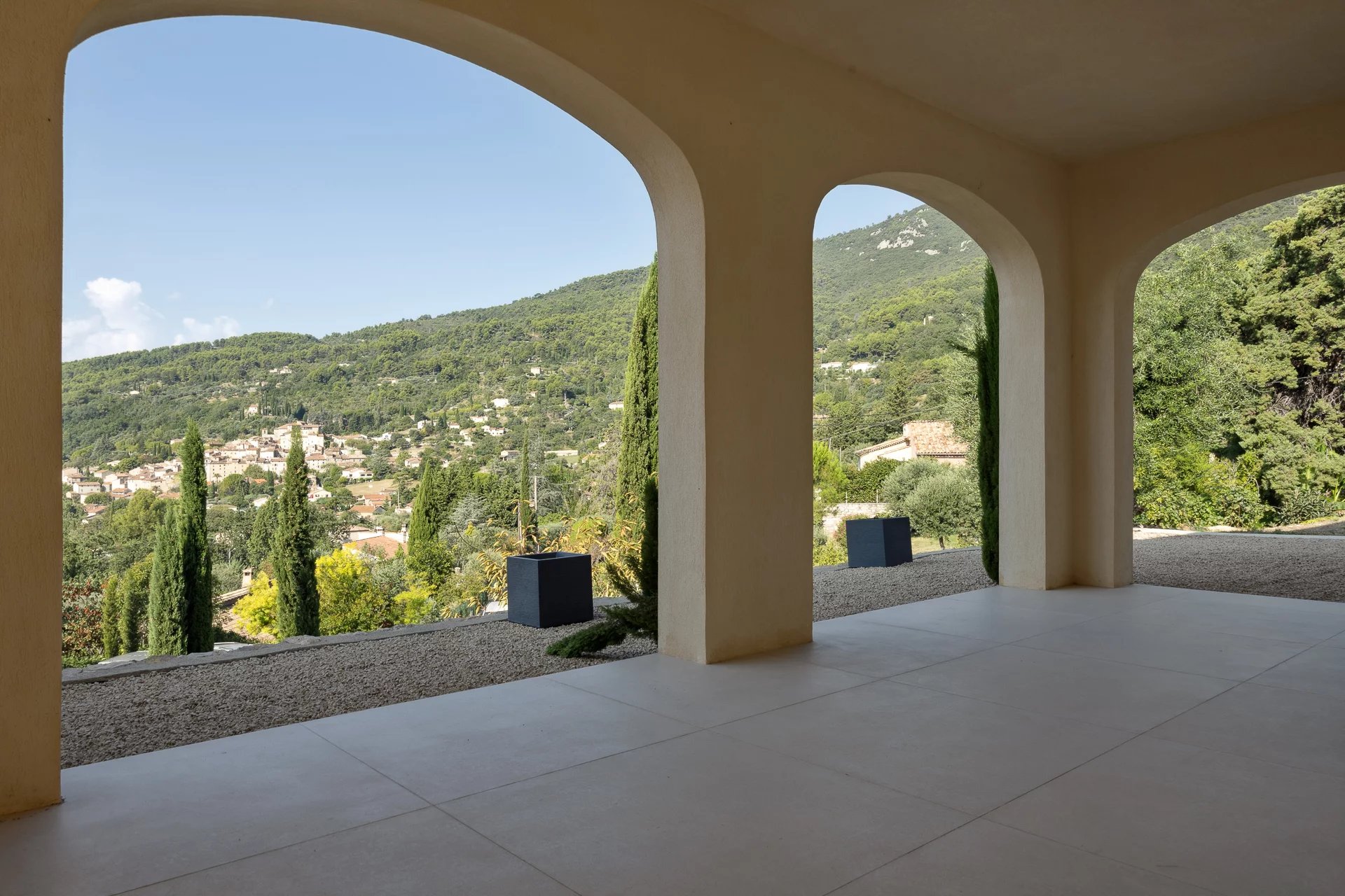 Ville proche du village