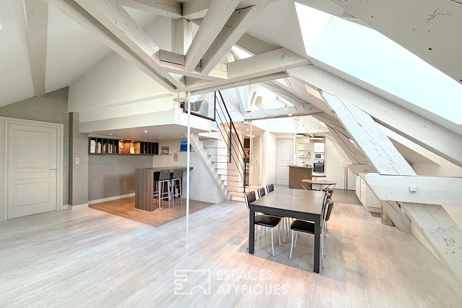 Appartement contemporain en dernier étage