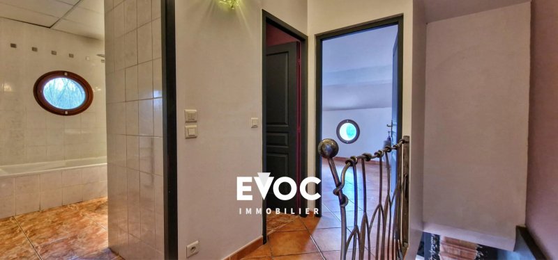 Photo 21 — Maison de caractère à vendre — Saint-Vincent-de-Barbeyrargues — T4 141 m² — Corps de ferme réhabilité — DPE C