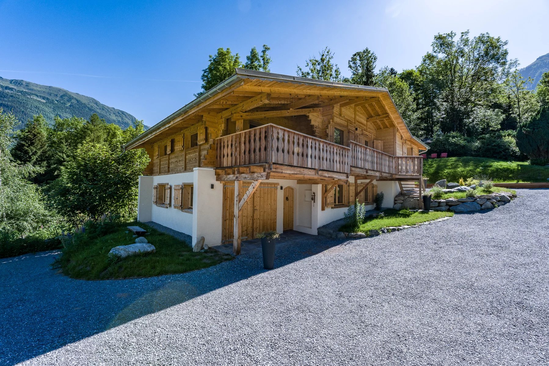 LES HOUCHES - Newly renovated 4-bedroom chalet Accommodation in Chamonix