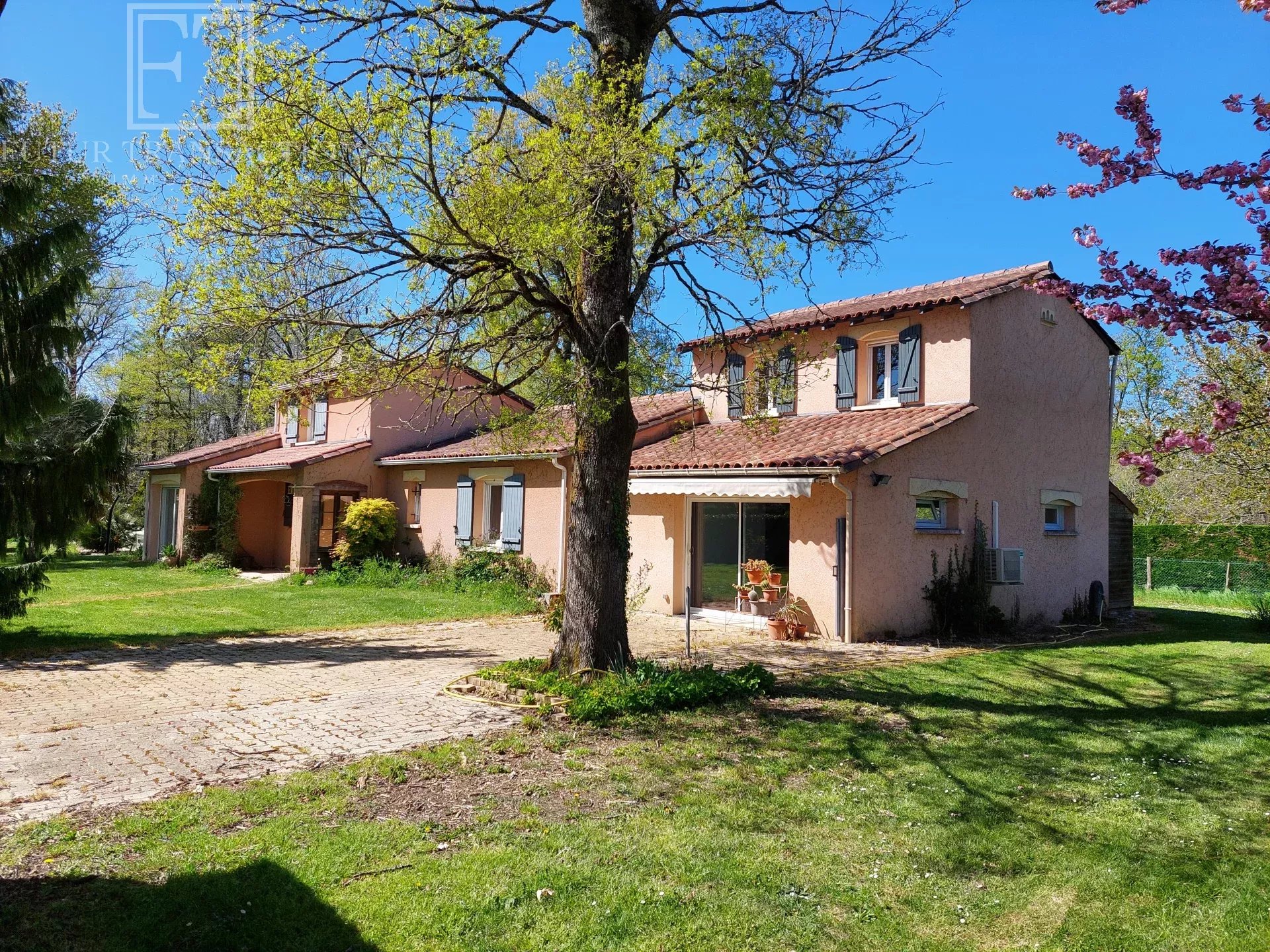 Agence immobilière de FUTUR TRANSACTIONS BRANTOME