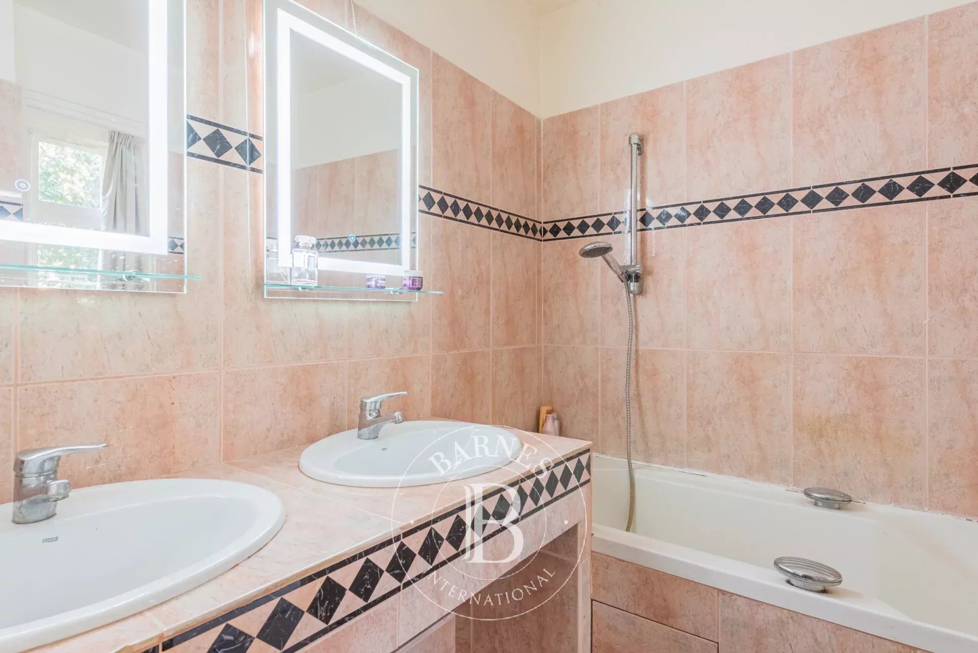 Daire Paris 3ème - picture 7