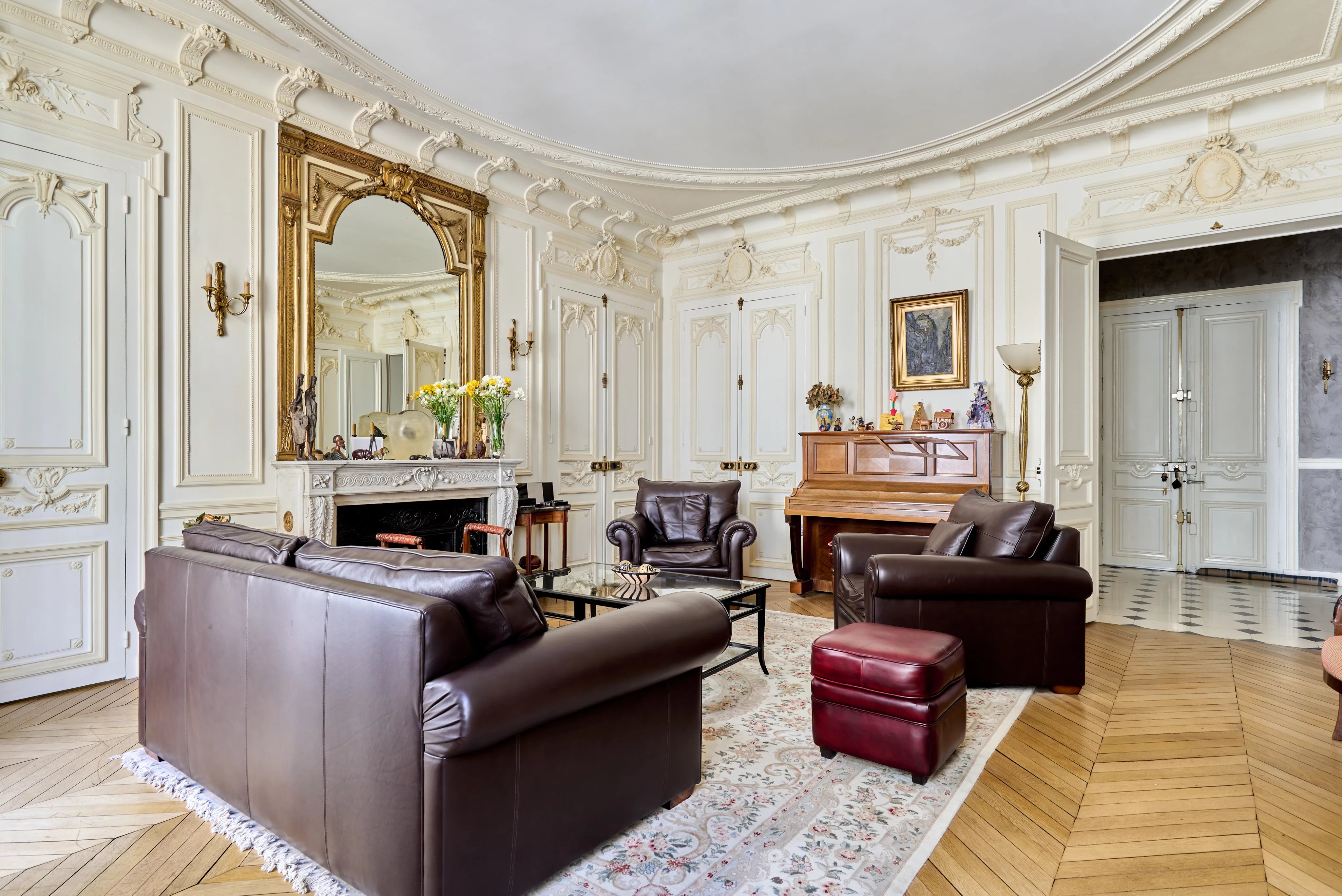 Paris VIIIe– Quartier Europe--Appartement familial et de réception