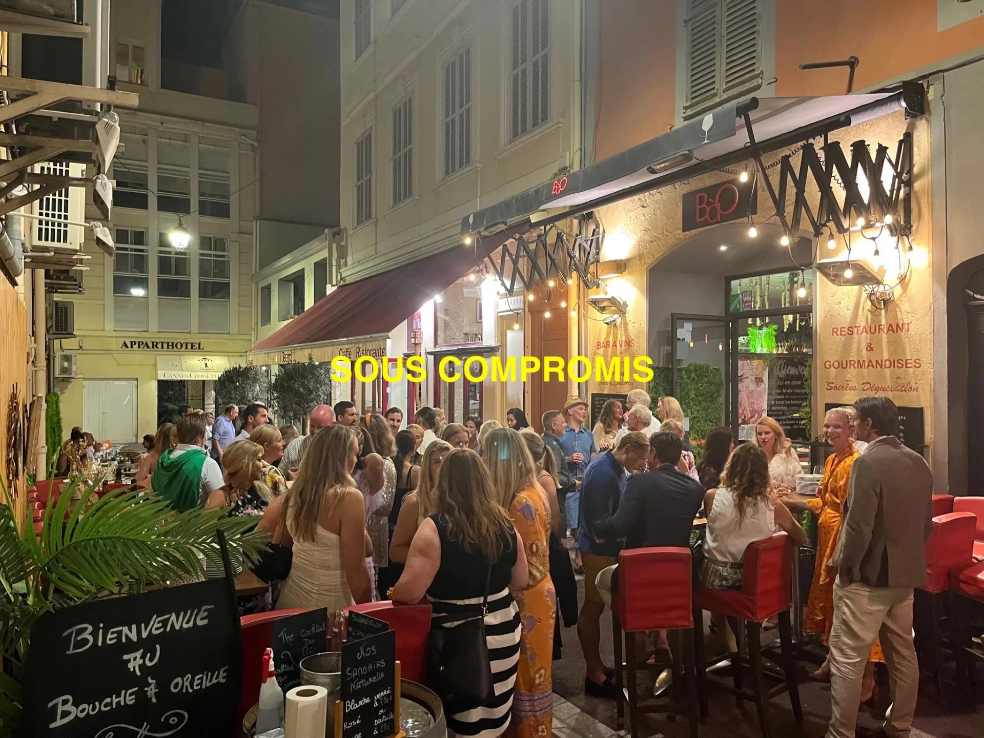 CANNES  BANANE BAR A VINS  RESTAURANT