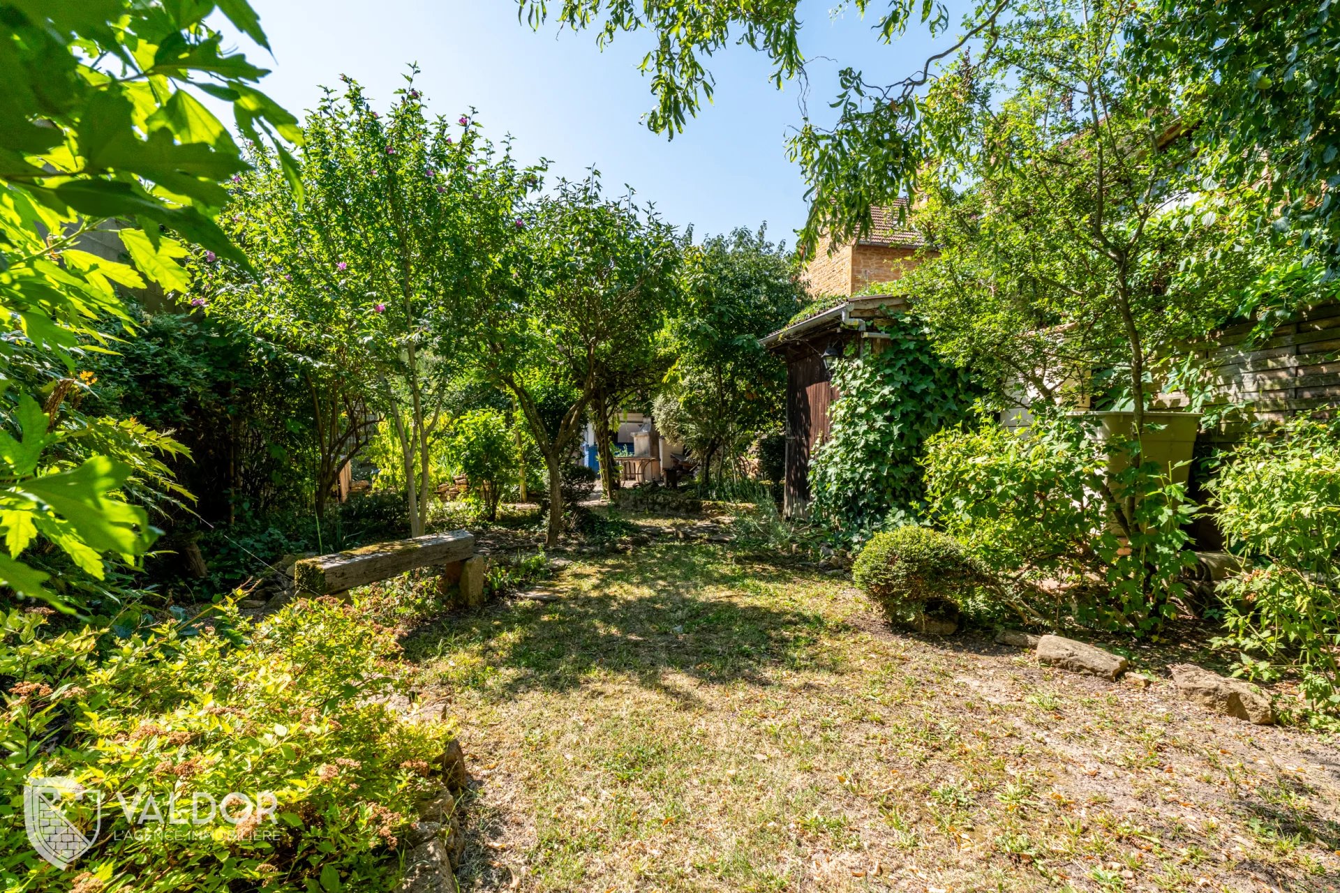 Maison en Pierres dorées