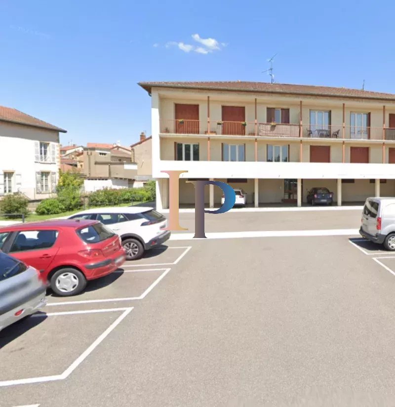 Location Parking Charlieu