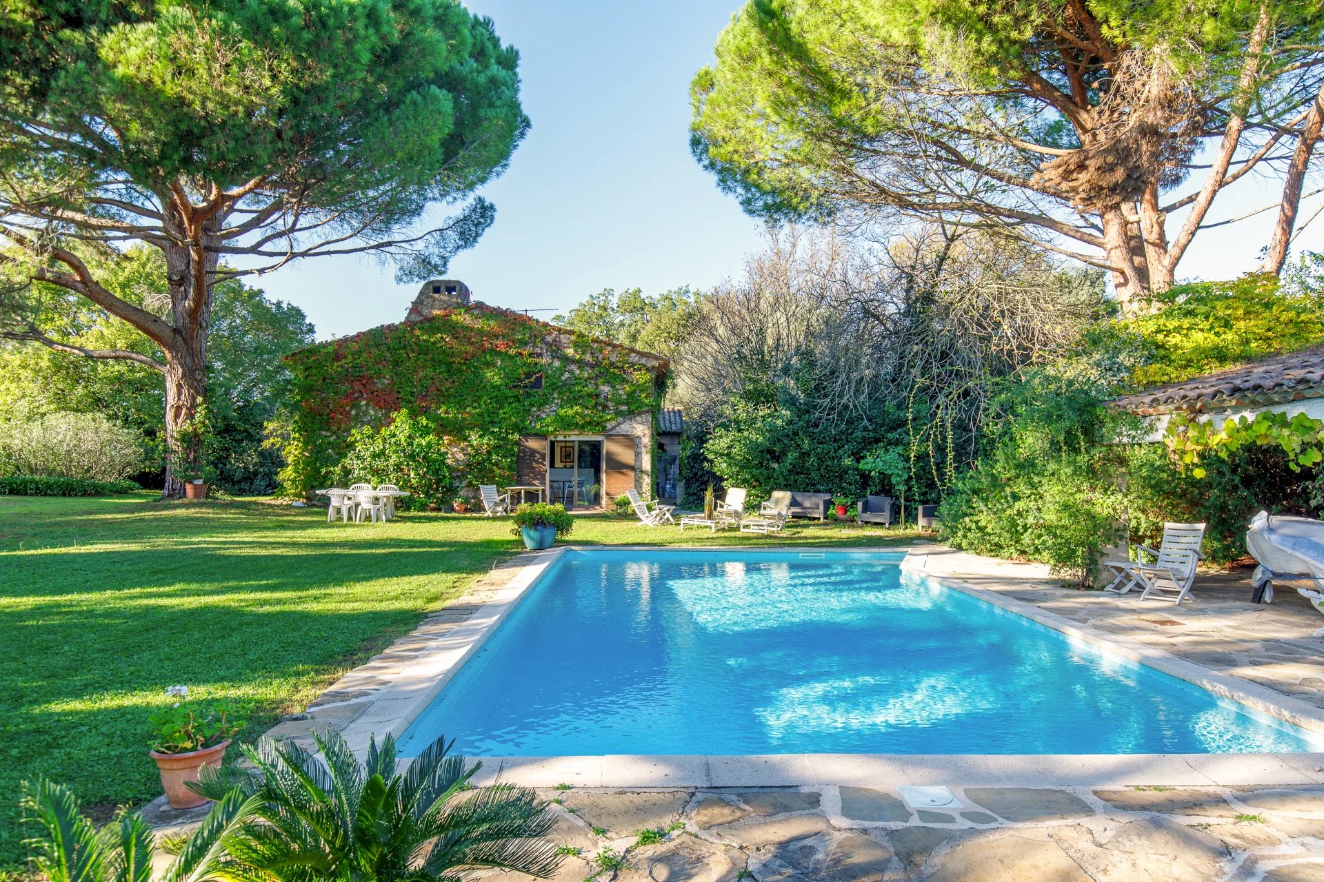 Mougins villa view old village villa 202 m2