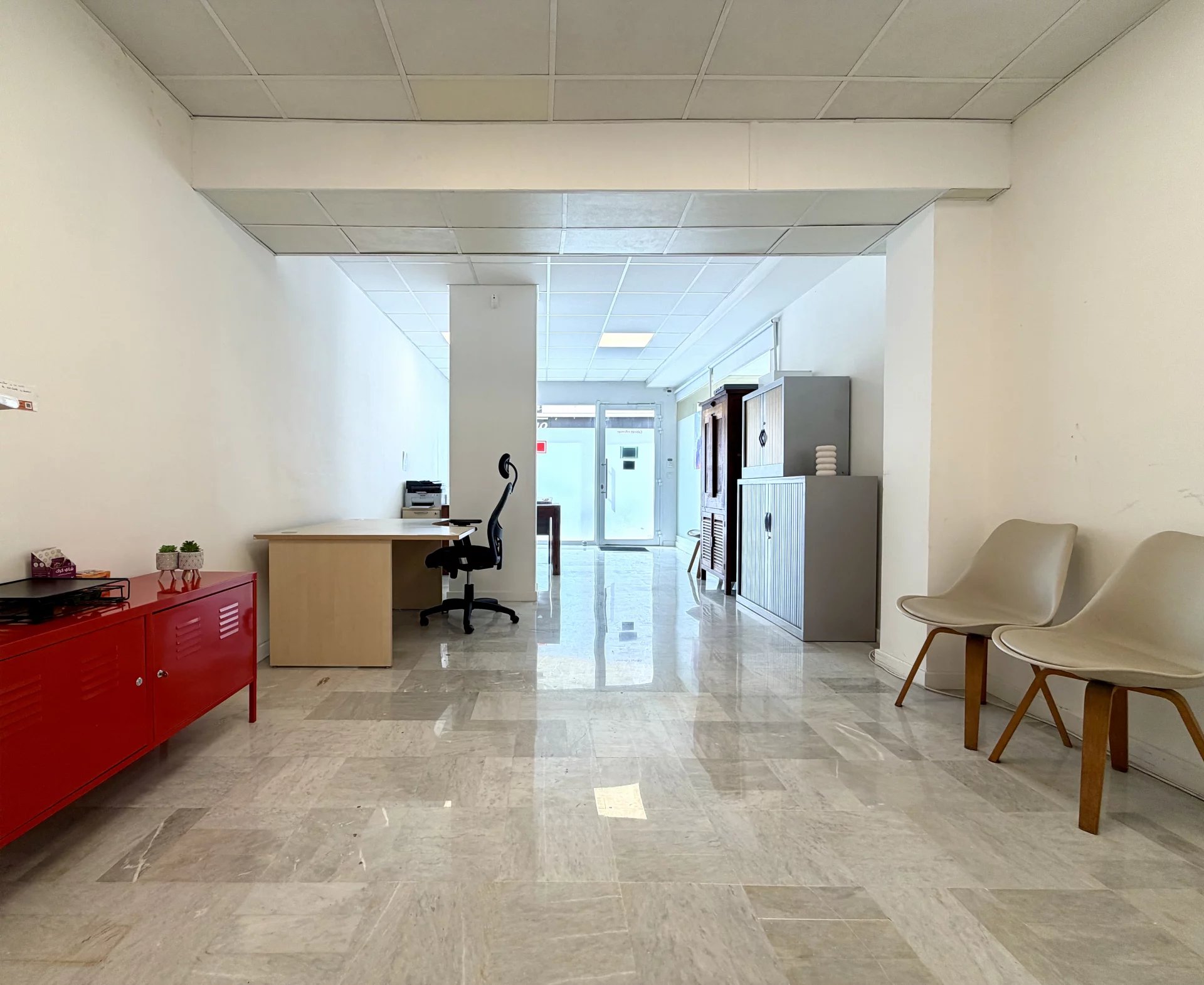 LOCAL COMMERCIAL / BUREAU LIBRE