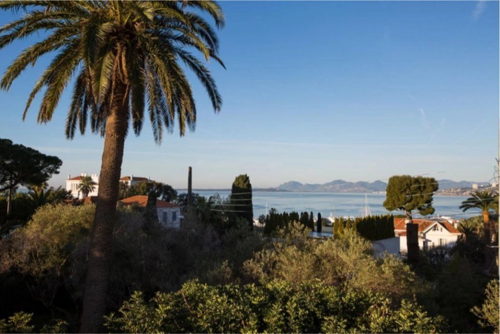 CAP D'ANTIBES-RENOVATED VILLA -  SEASONAL RENTAL