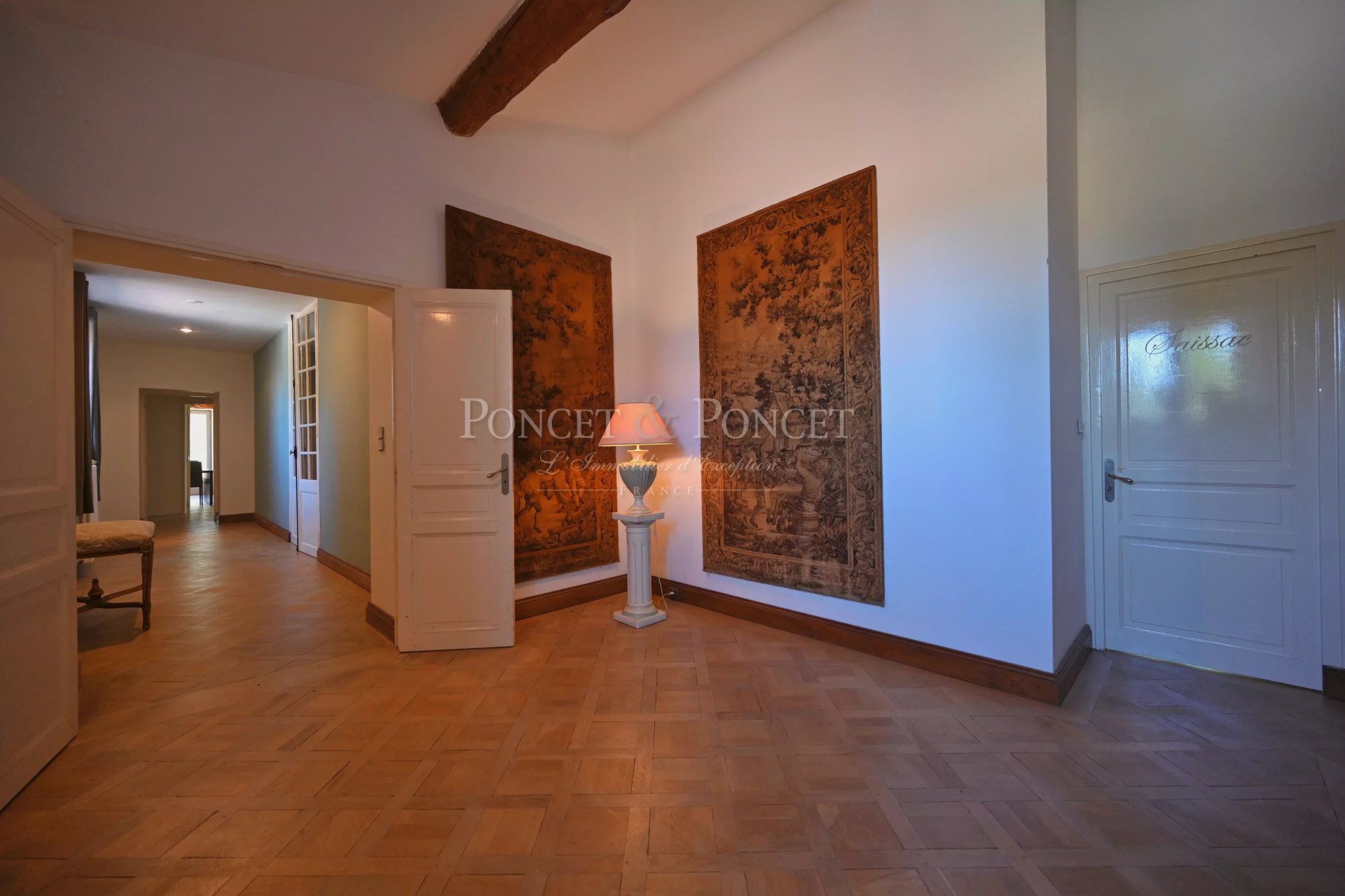 10 Bedroom Villa/Townhouse's Image 20