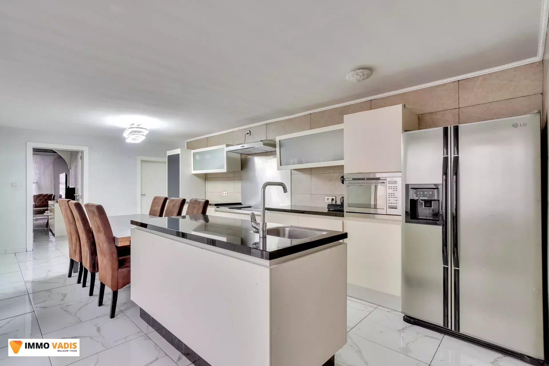 gerenoveerde gezinswoning met 5 slaapkamers