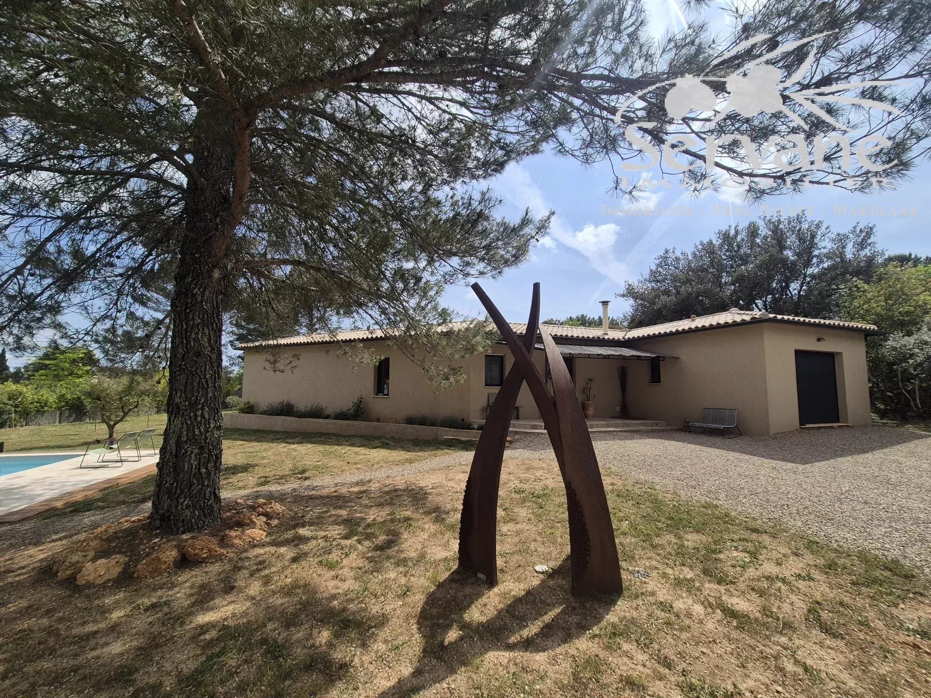 Villa and 4 gites in Cotignac, unique layout with pool house and pool