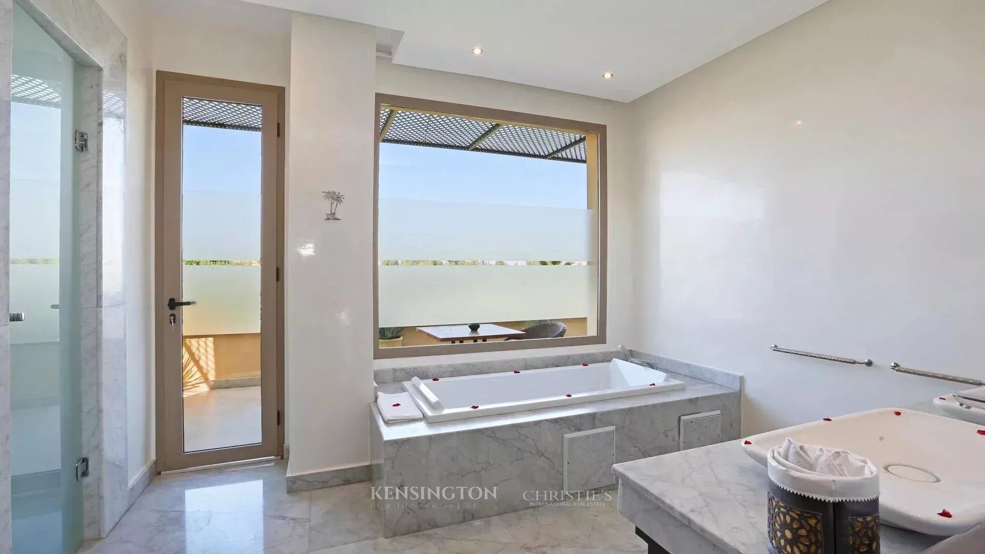 6 Bedroom Villa/Townhouse's Image 36