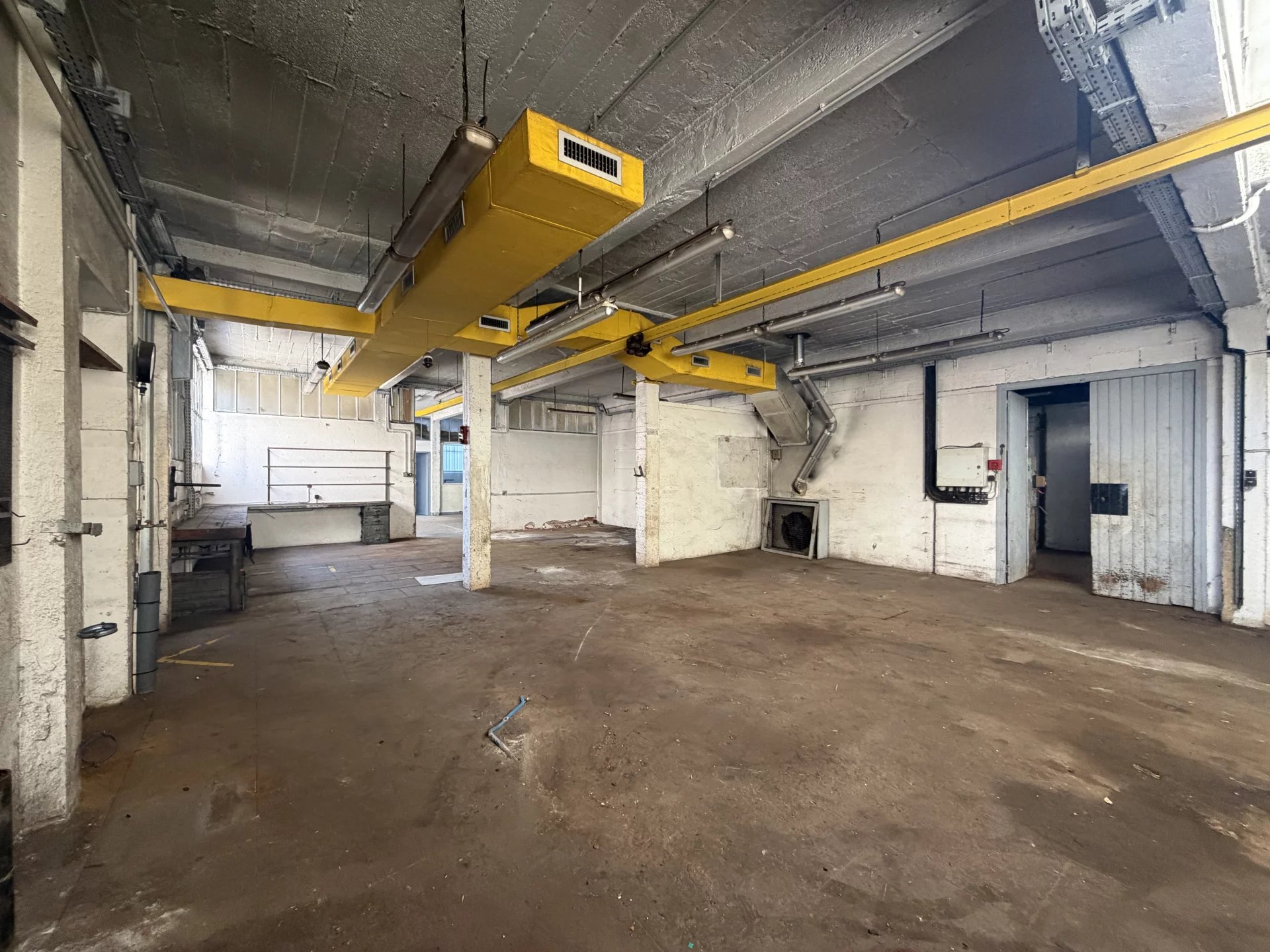 Sale Warehouse - Cannes