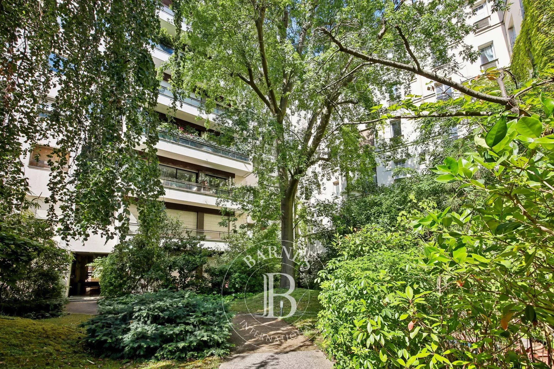Apartment Paris 75016  -  ref 87180525 (picture 1)