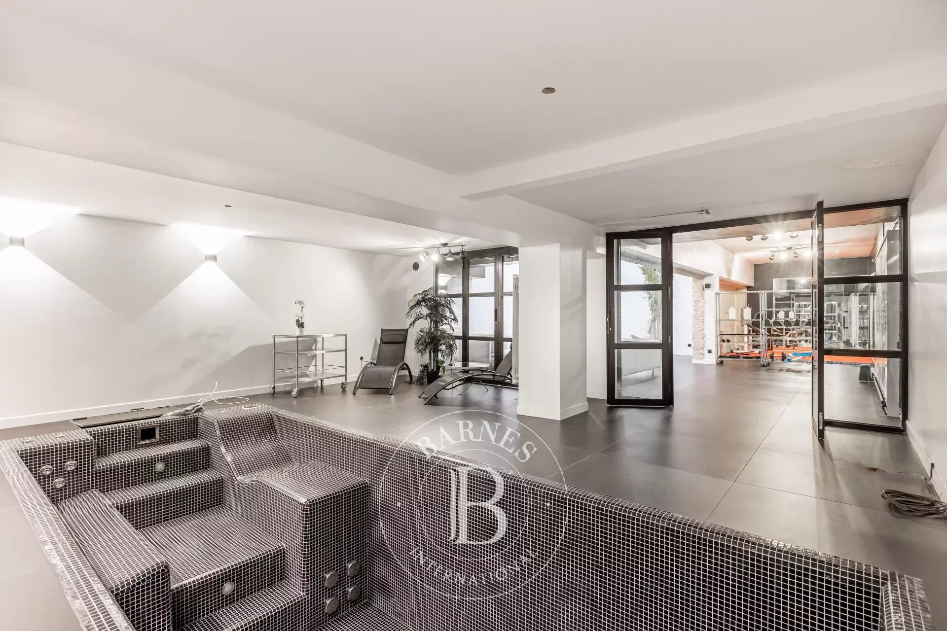 Konak Neuilly-sur-Seine - picture 20