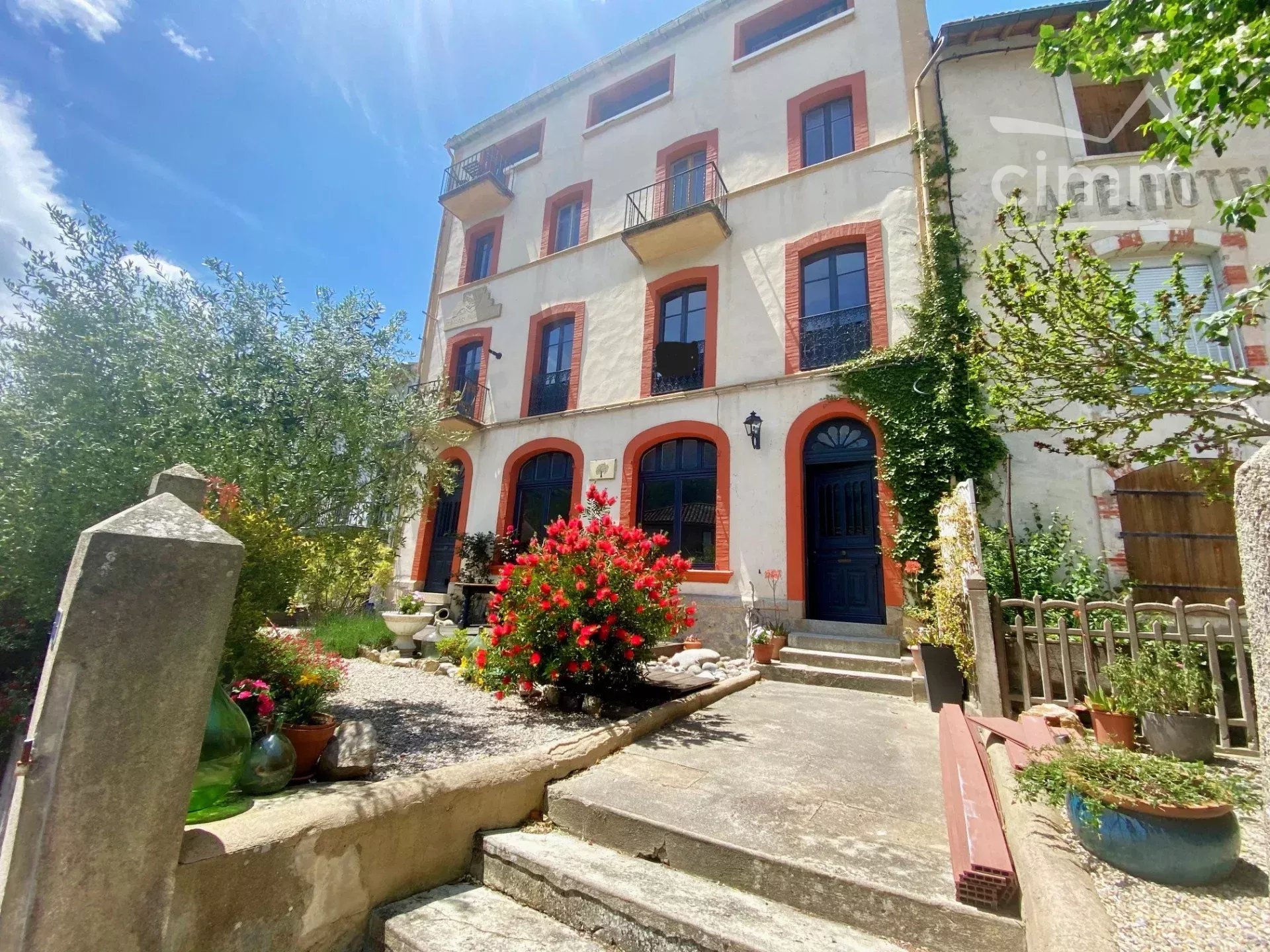 Agence immobilière de 