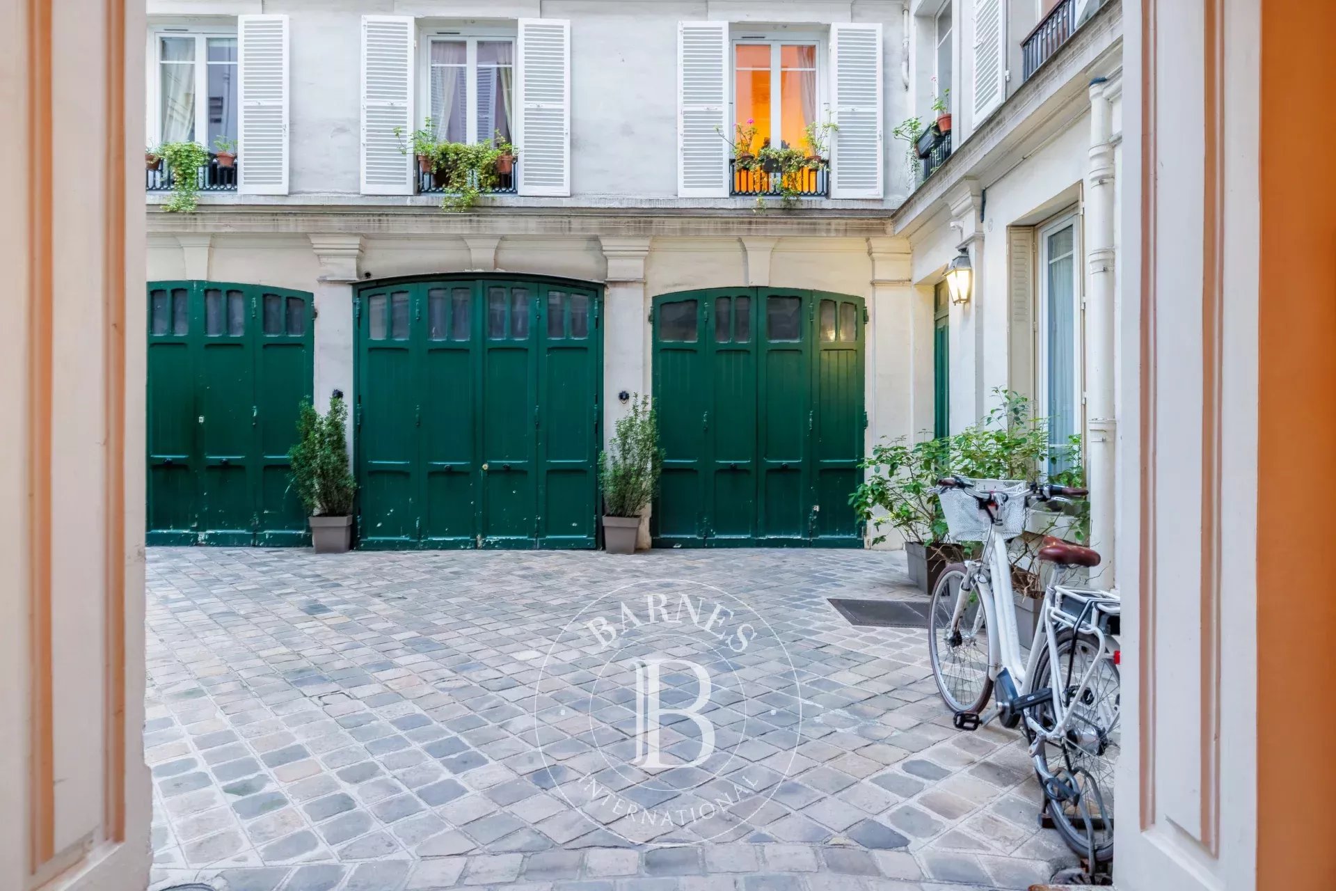 Daire Paris 8ème - picture 12