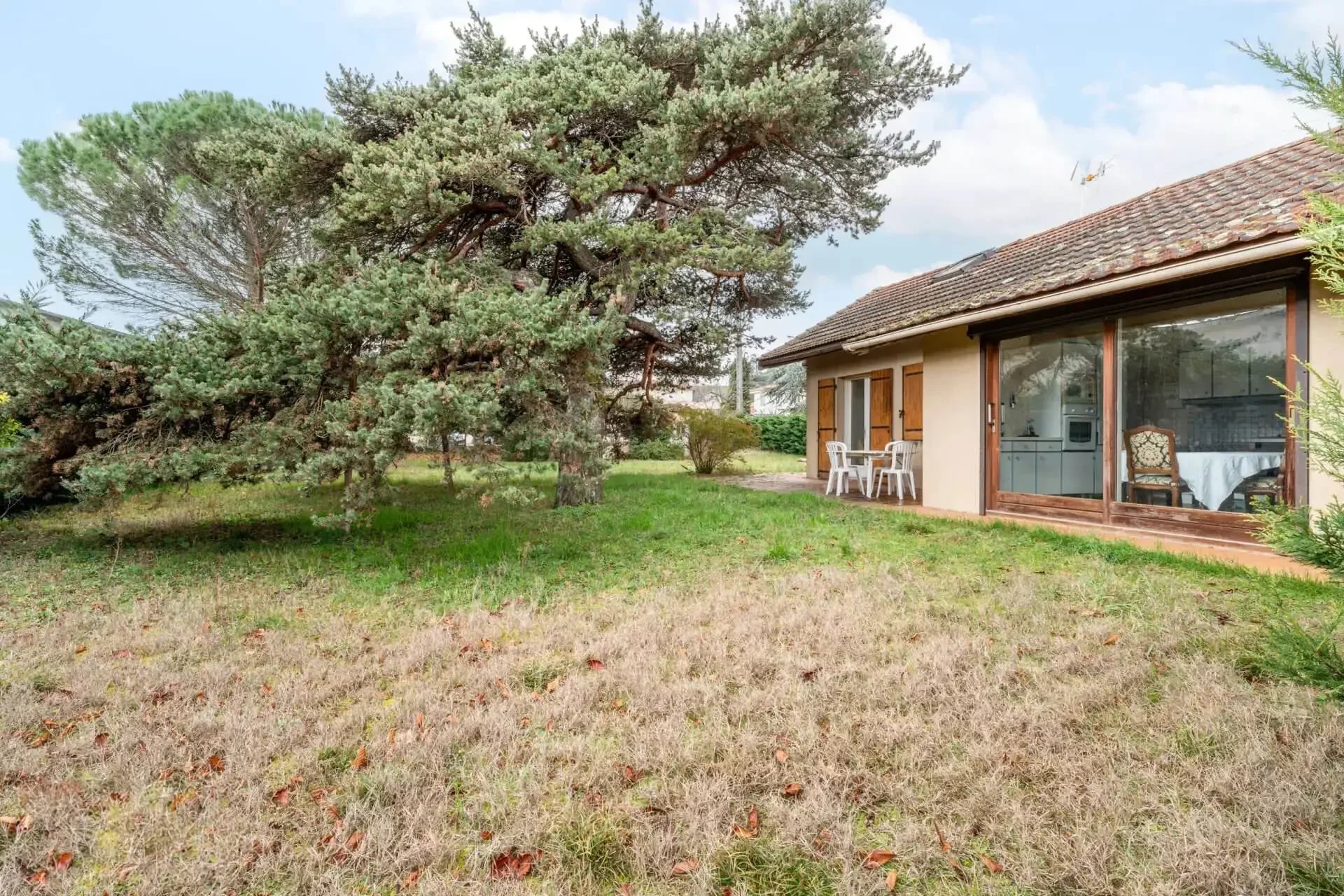 LOZANNE - Maison de plain-pied proche du centre sur 1536m² de terrain
