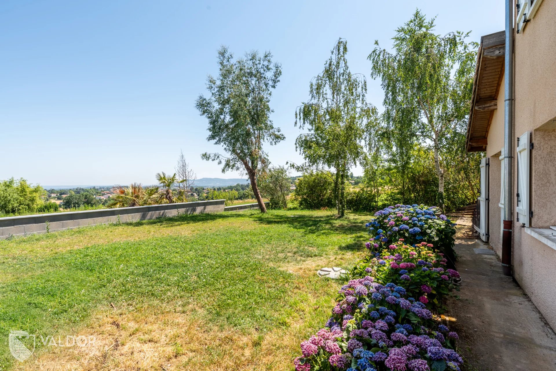 Maison familiale 5 chambres – 144 m² sur 1 100 m² de terrain