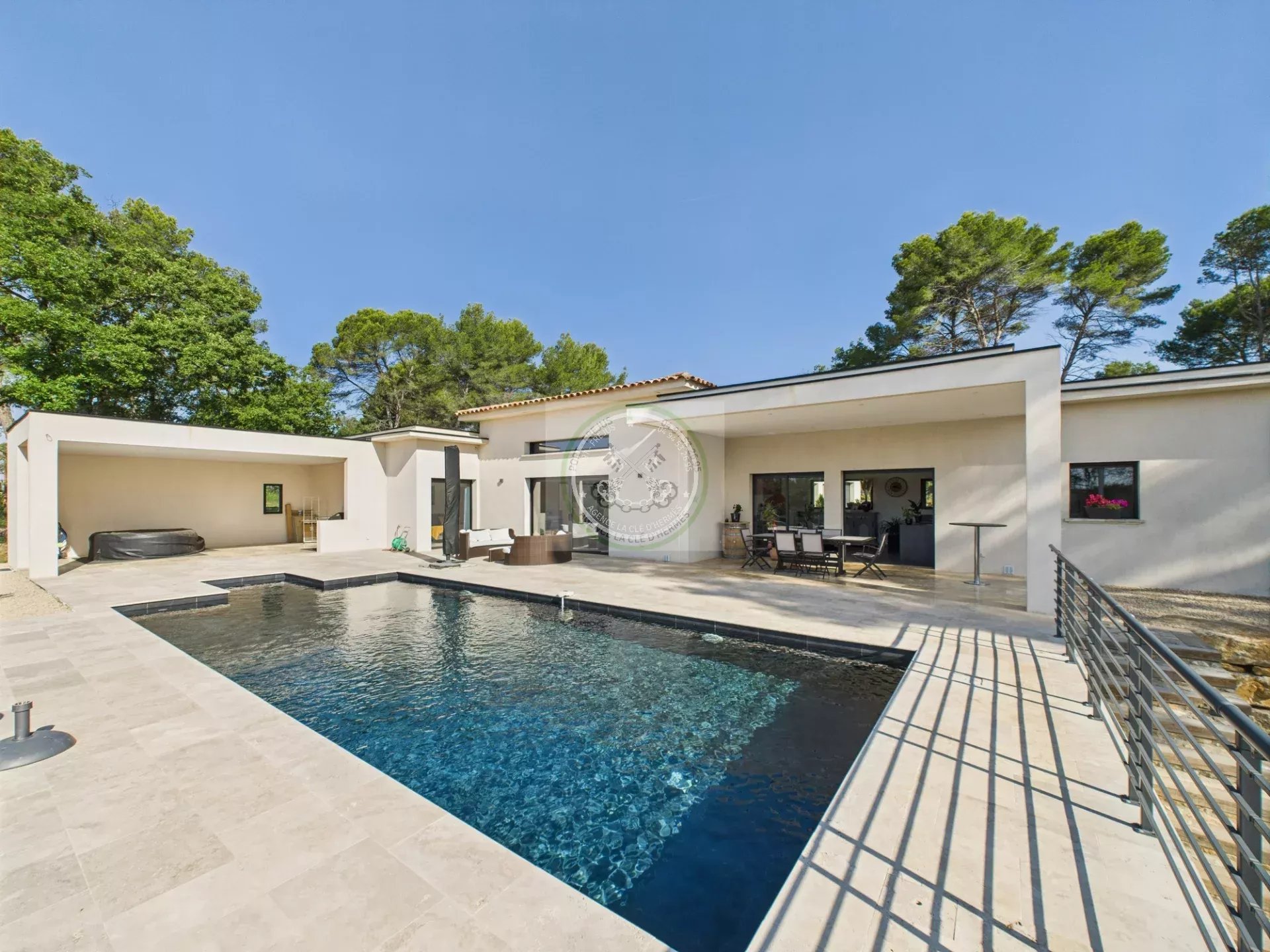 Agence immobilière de 