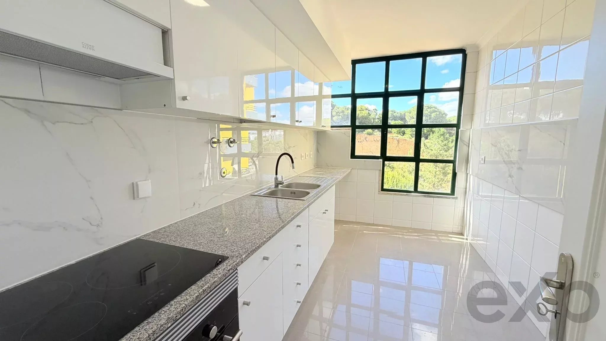 3-Bedroom Apartment T3 Feijó, Almada renovated 86914707 image 6