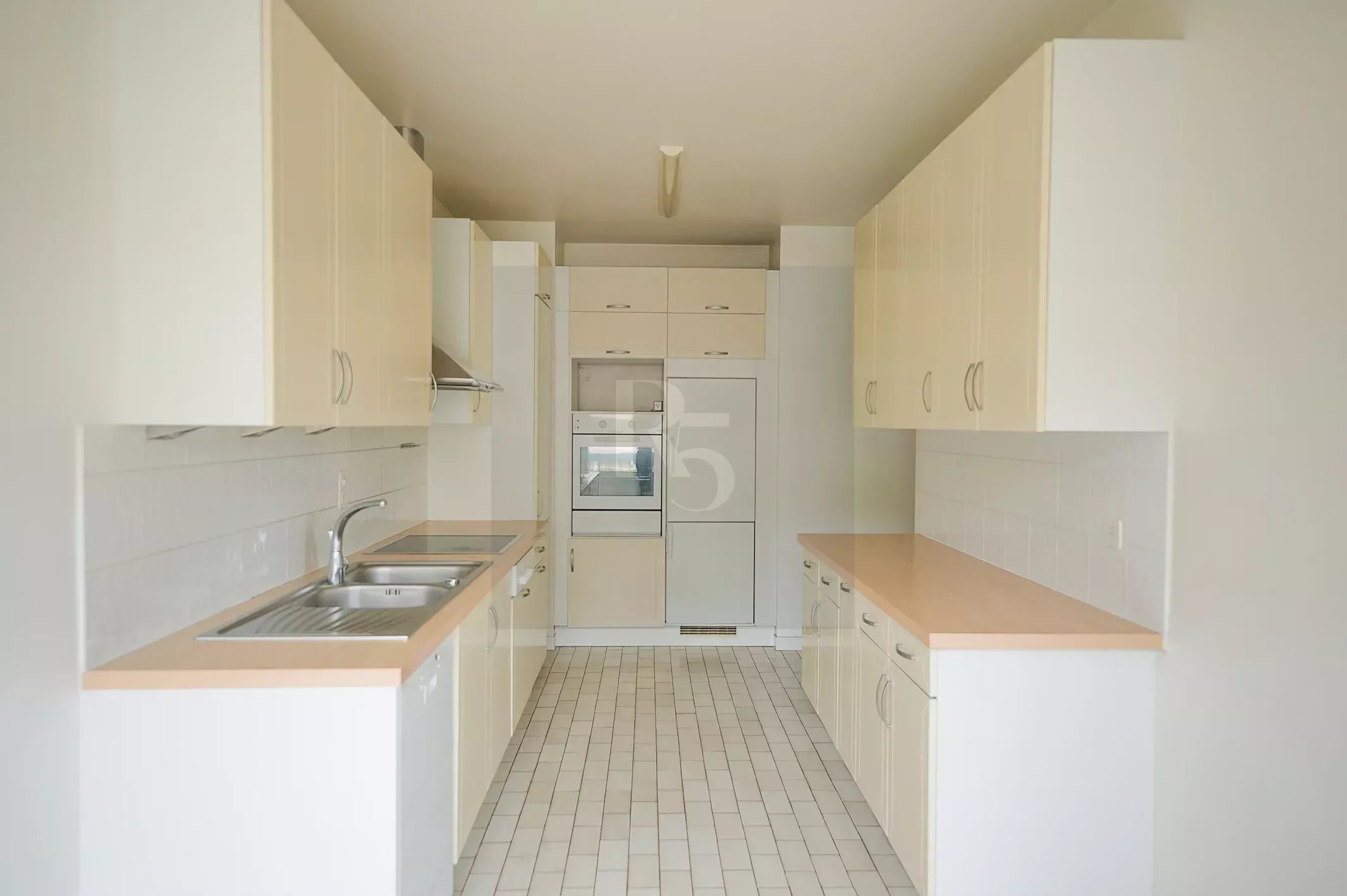 FLORISSANT / MALAGNOU APARTMENT — photo 3