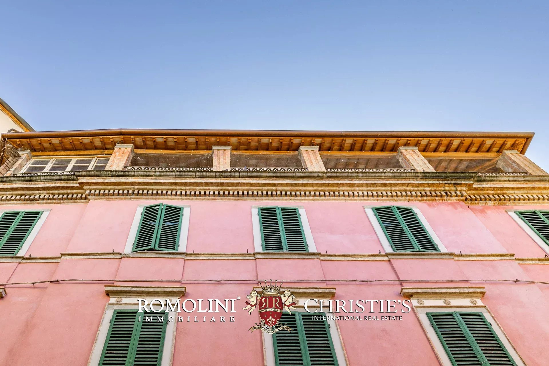  ELEGANT HISTORIC PROPERTY WITH TERRACES AND GARDEN FOR SALE IN UMBERTIDE