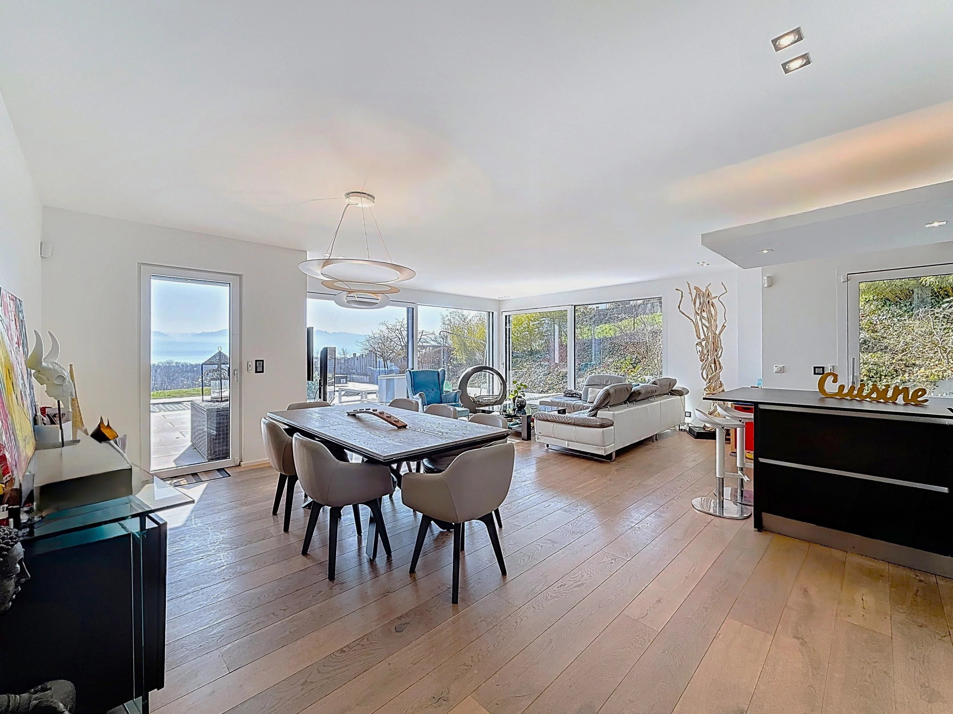 Luxe, modernité et vue imprenable sur le Lac !