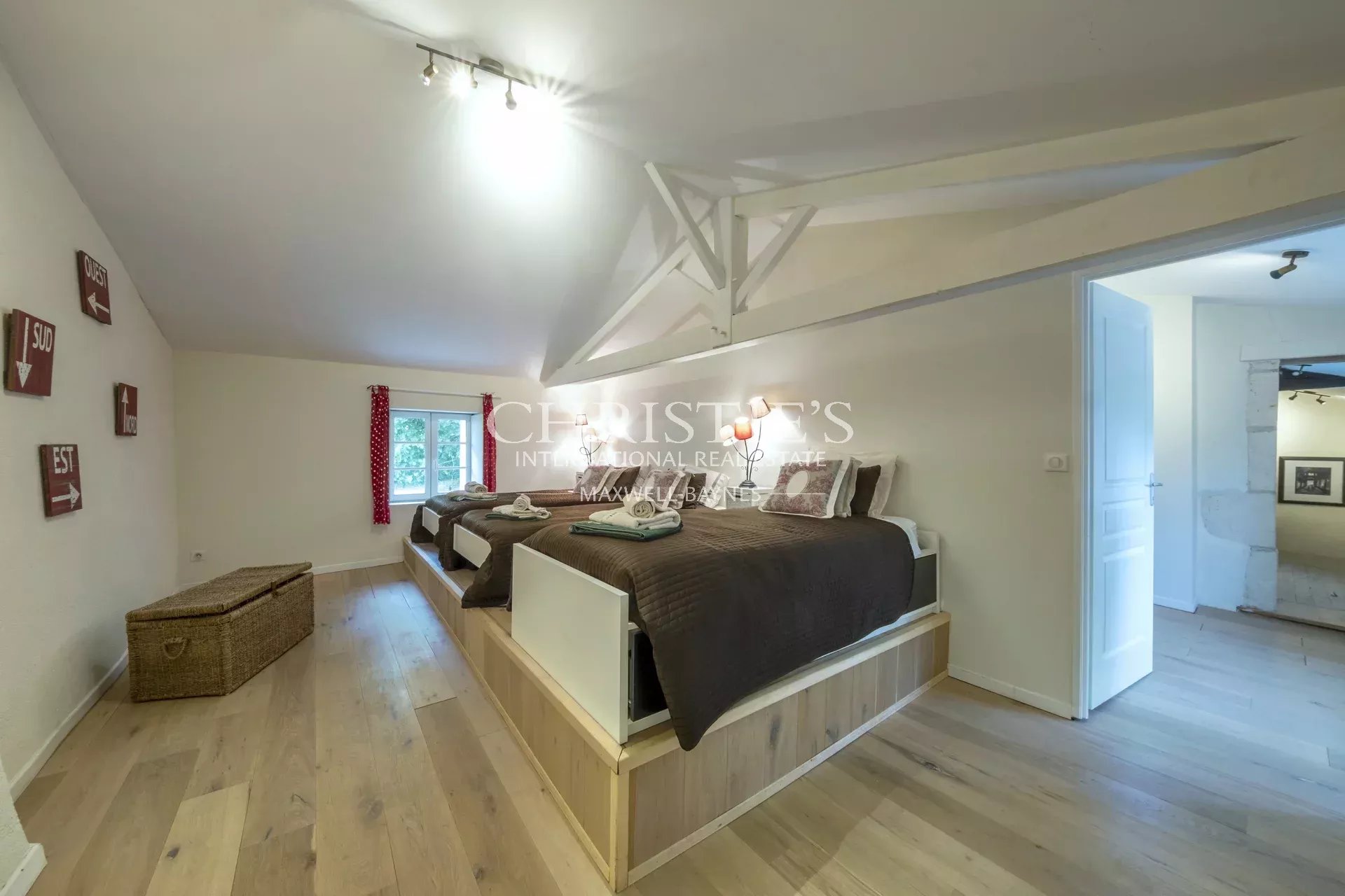 6 Bedroom Villa/Townhouse's Image 19